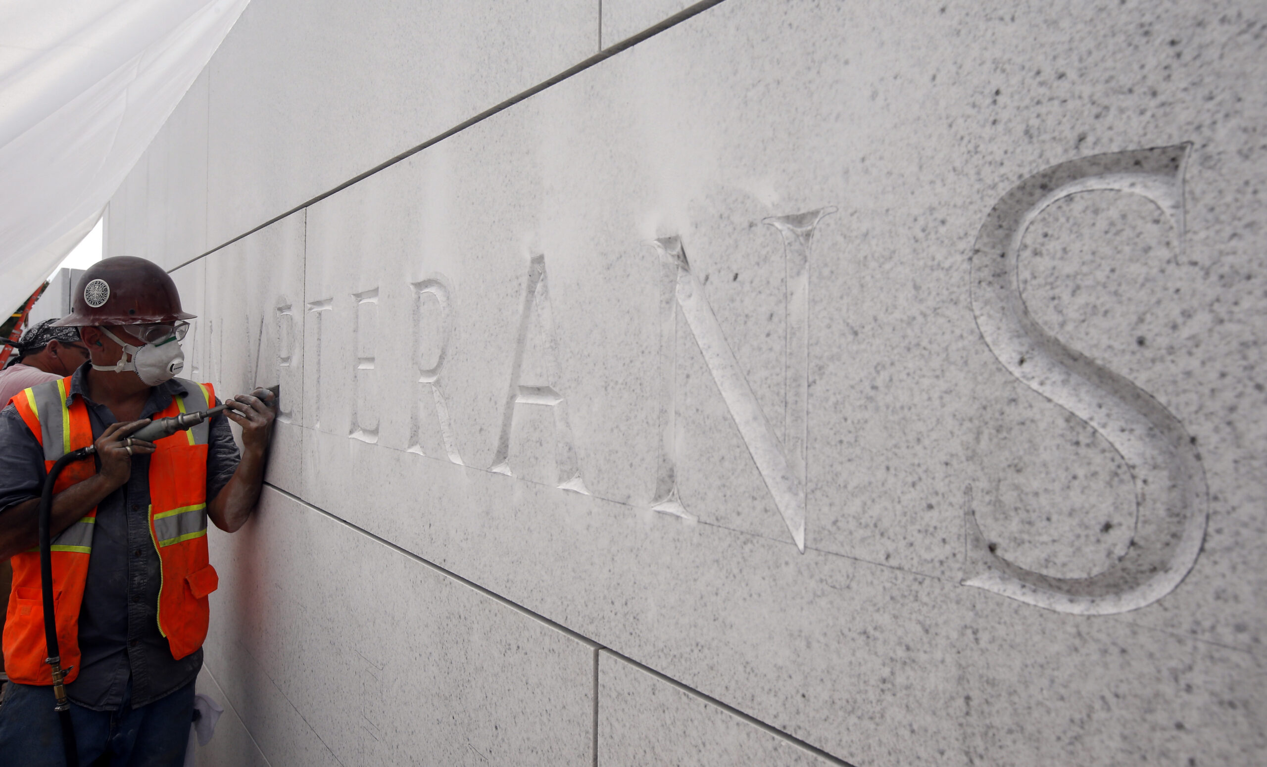 Memorial honoring injured veterans under way in DC
