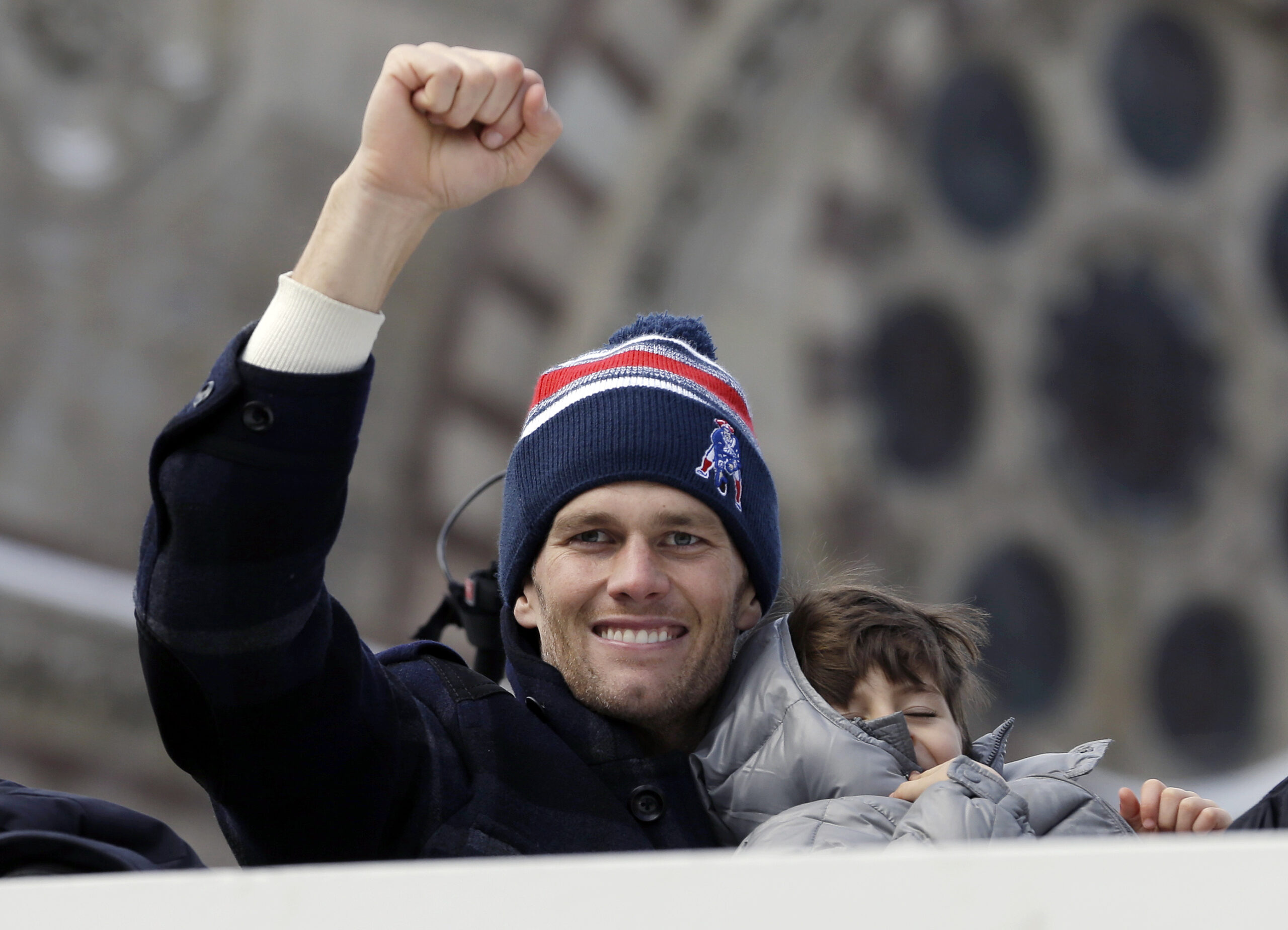 Deflategate report implicates Brady, Patriots employees