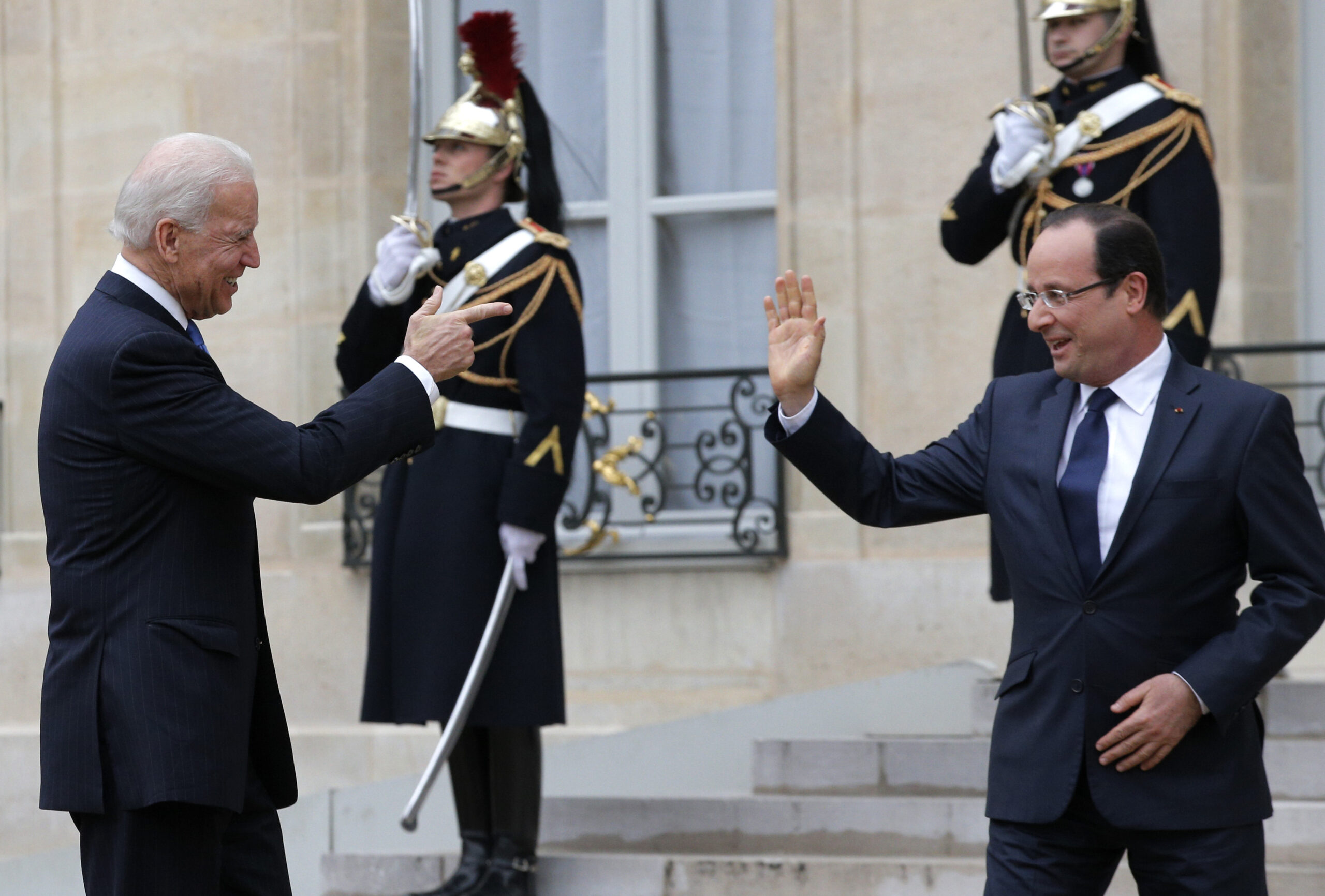 Photo: %u2018Le bang!%u2019 Joe Biden aims for stronger ties with France