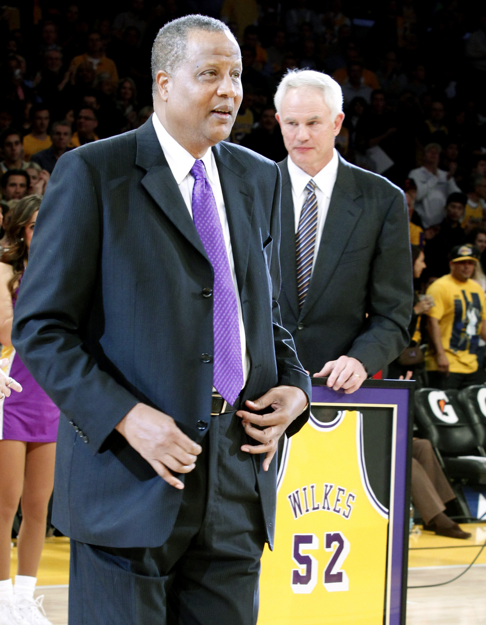 LA Lakers retire Jamaal Wilkes’ No. 52 jersey