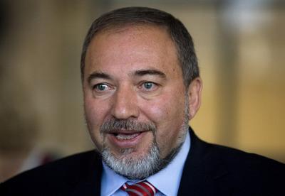 Israel maintains hold on taxes owed Palestinians