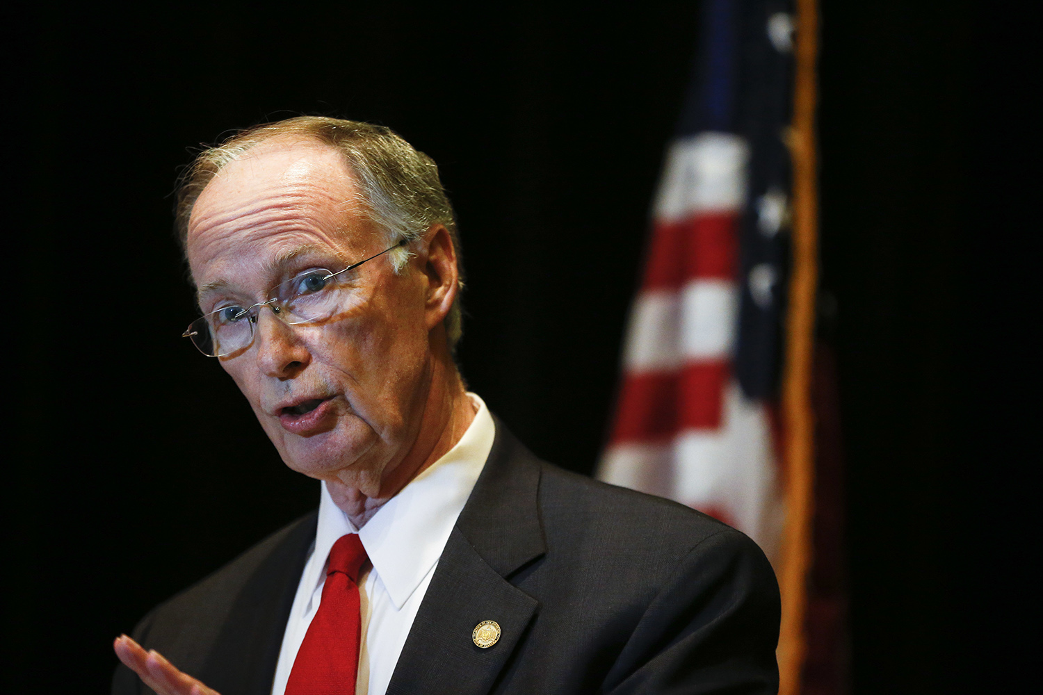 Sessions, Alabama governor may discuss senator’s successor Friday, sources say