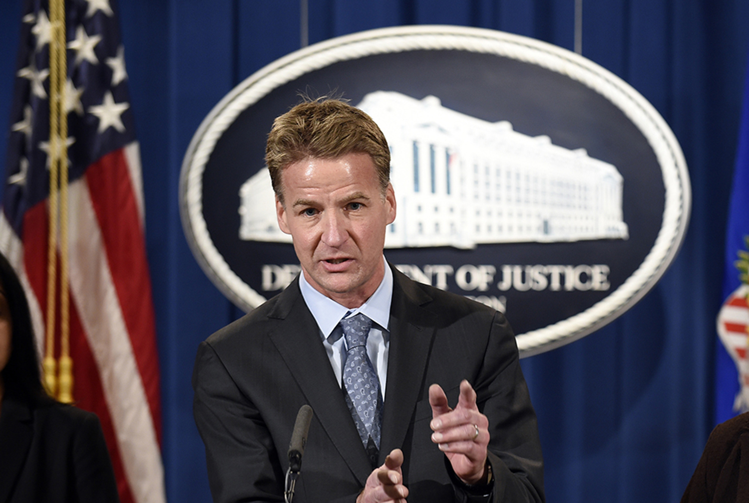 Chicago’s former top prosecutor calls on city, DOJ to reform police