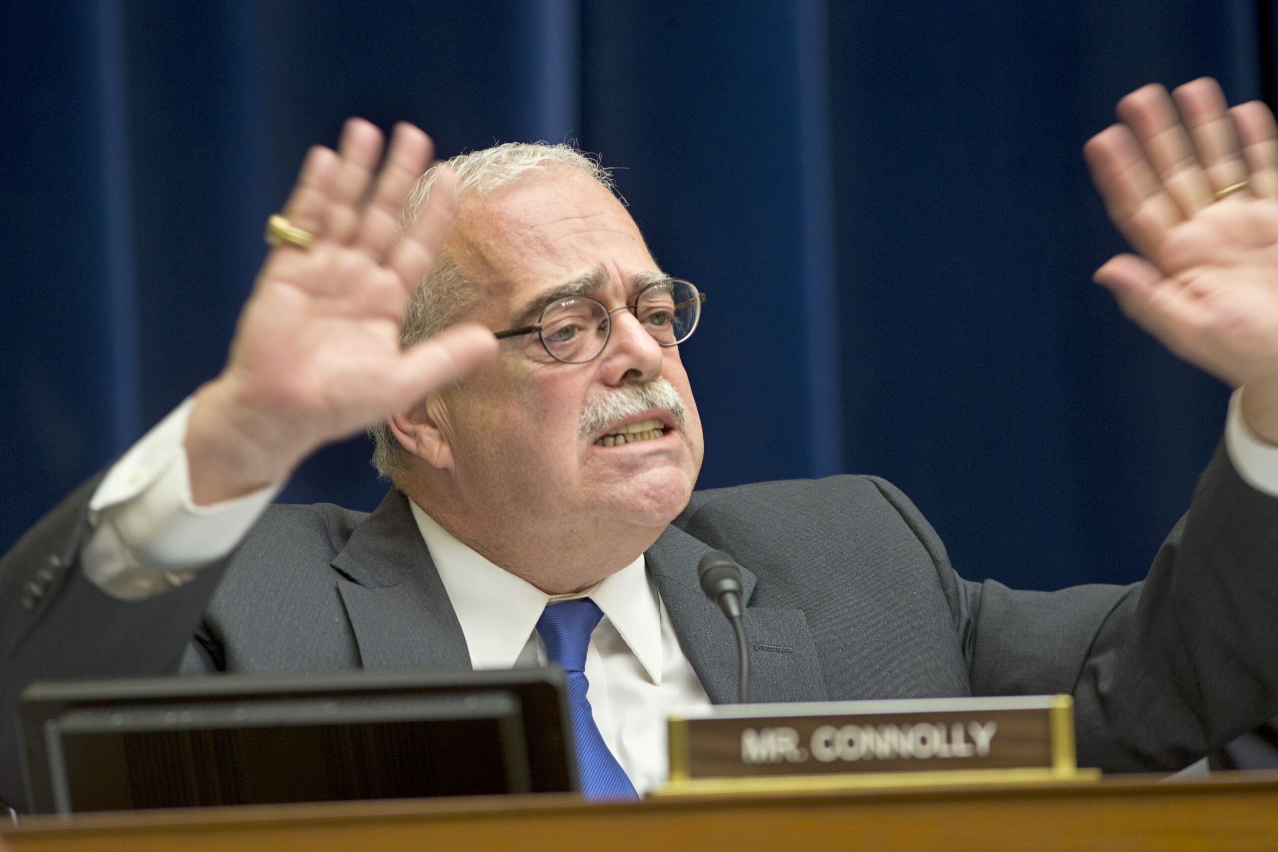 Rep. Gerry Connolly defends Elijah Cummings from IRS targeting charge