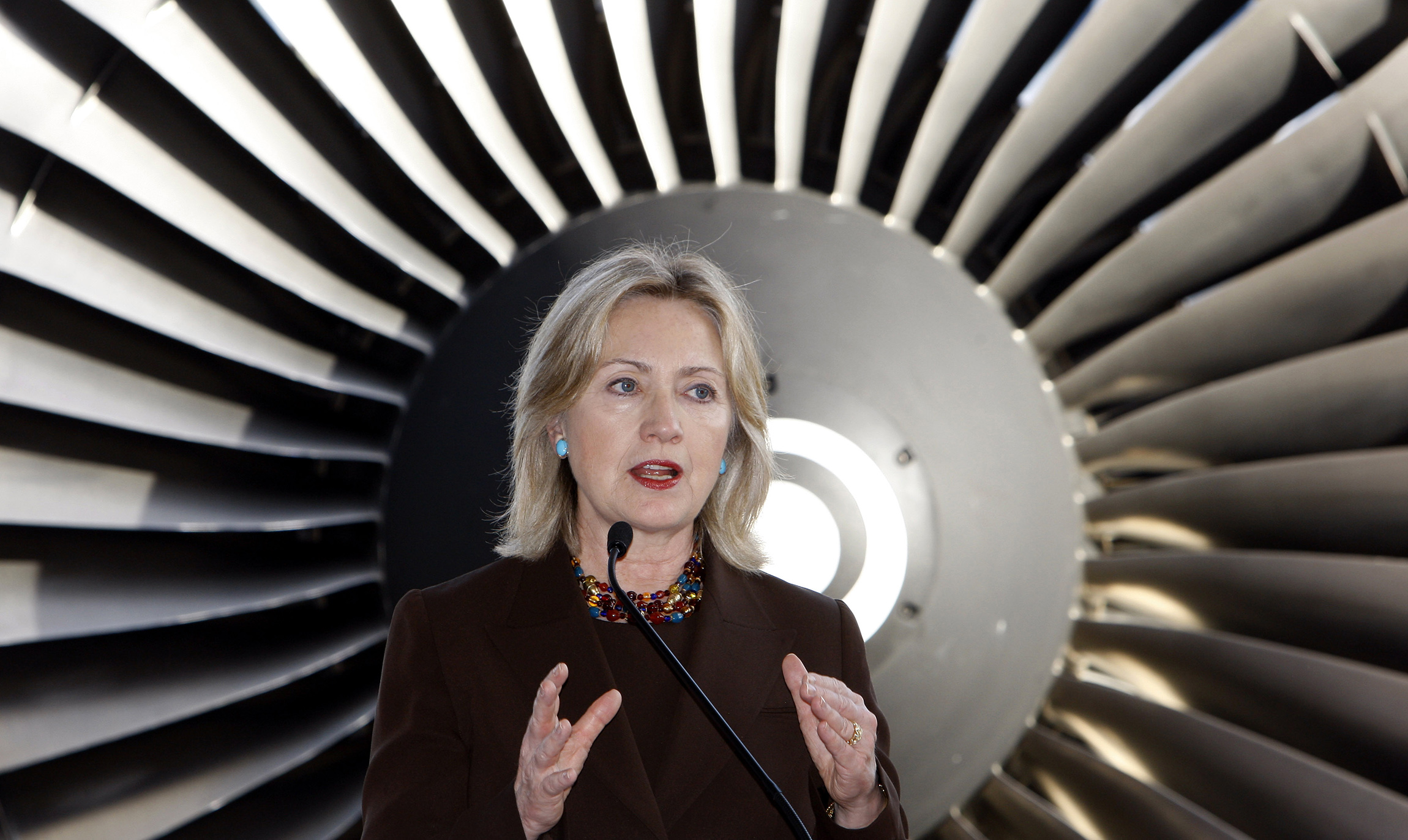 Clinton created second private email account when server was down