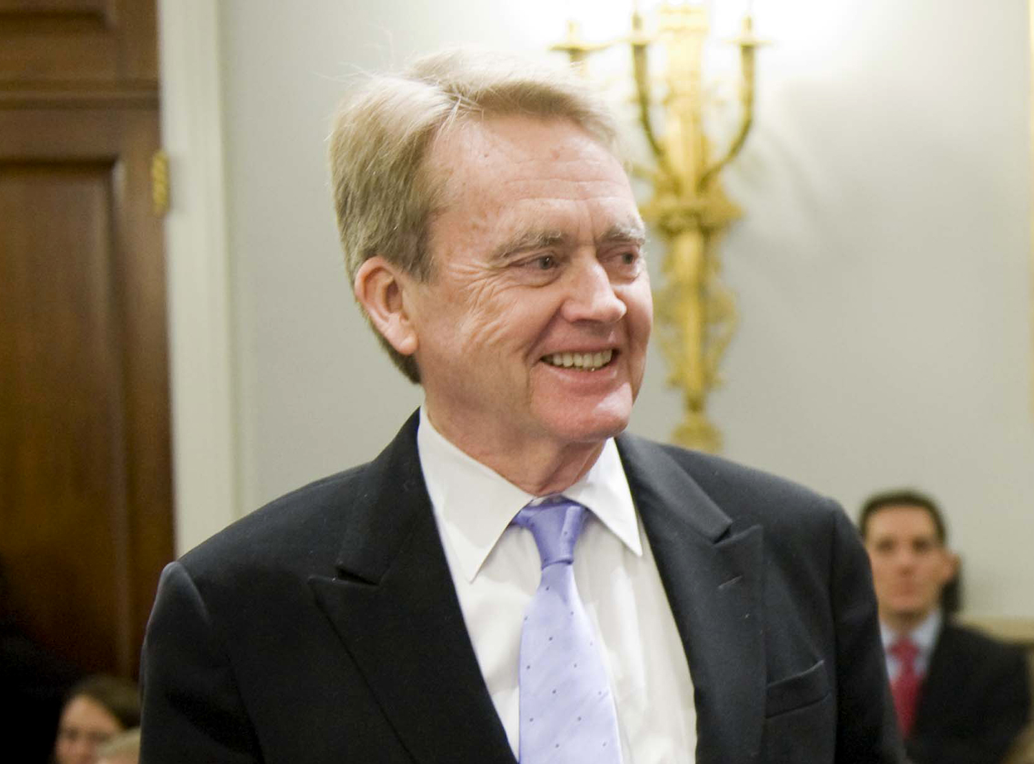 Former Republican EPA chiefs back Clinton