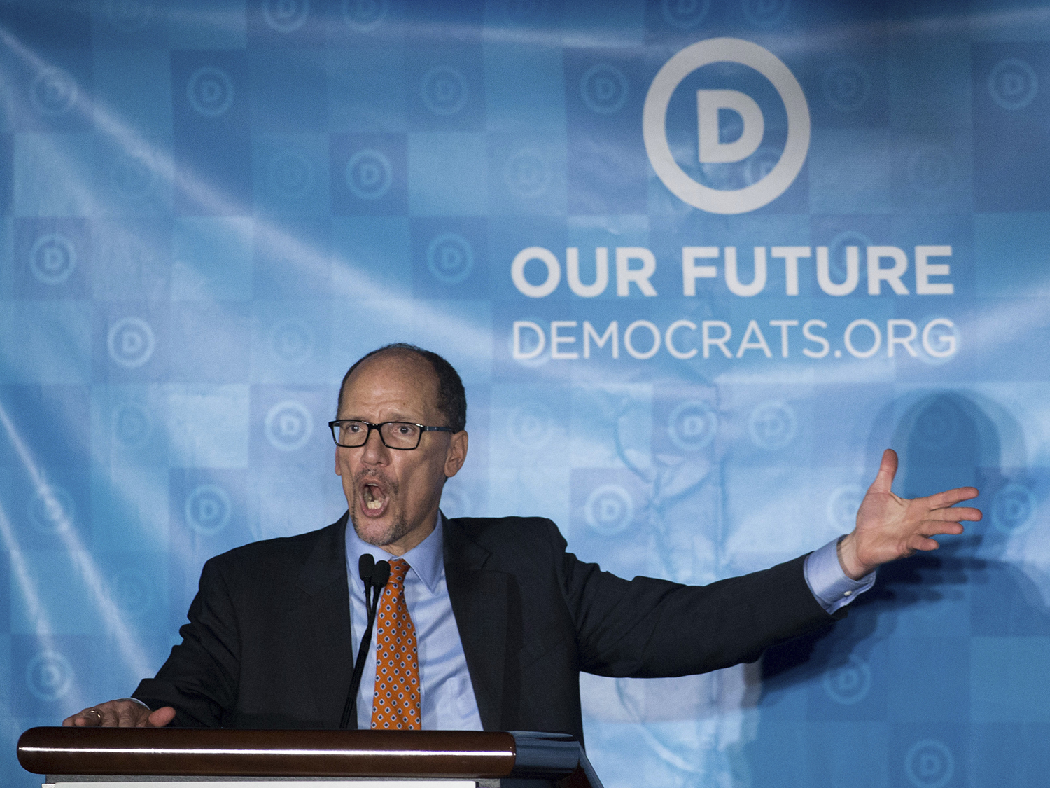 Report: DNC asks all current staffers to resign