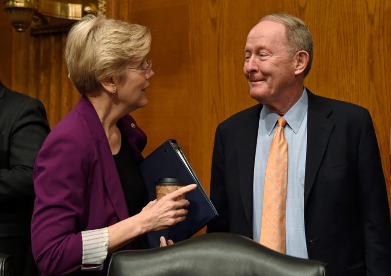 Sens. Elizabeth Warren and Lamar Alexander are supporters of precision medicine technology. (AP)Â 