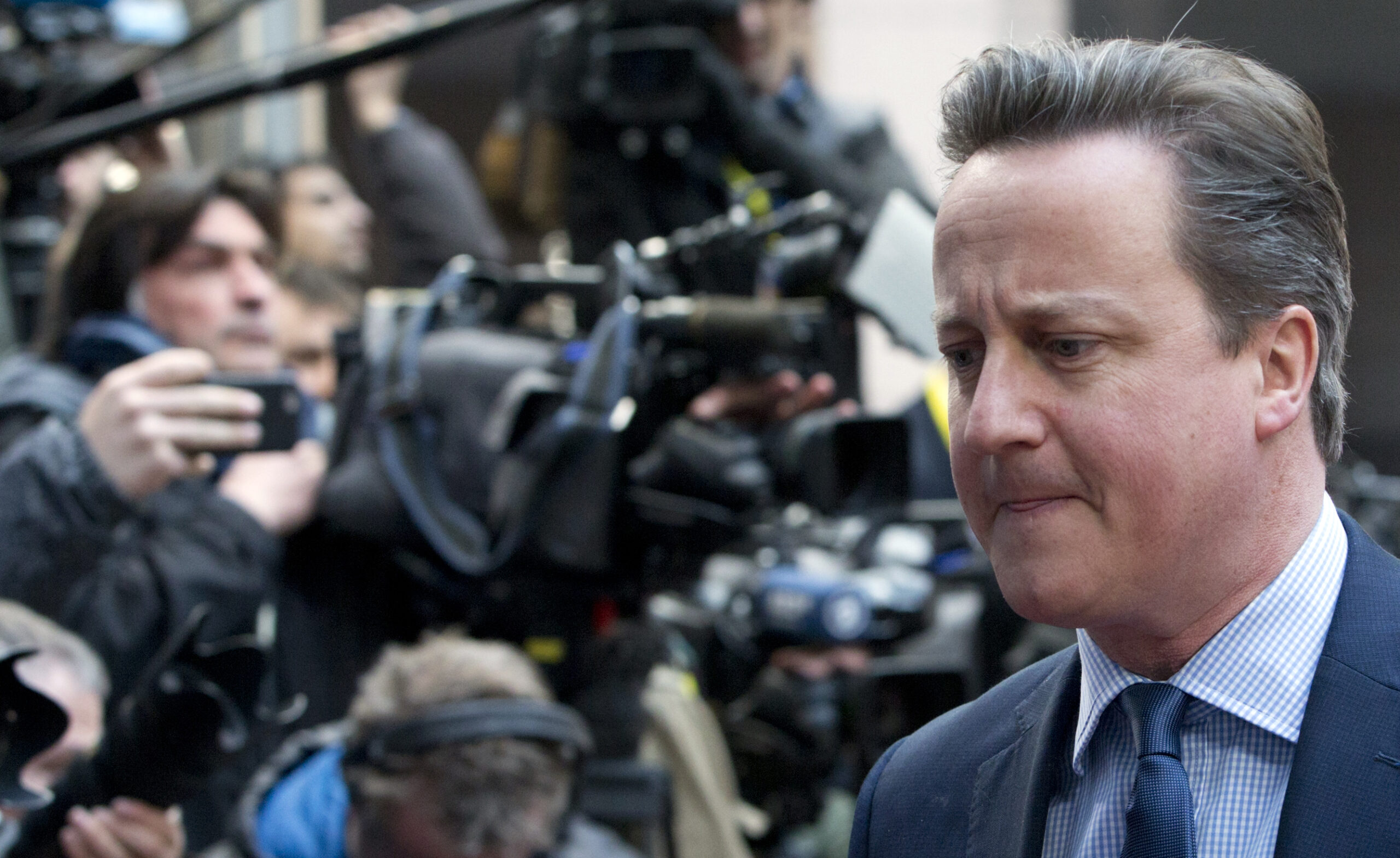 Snowden takes aim at British PM over Panama Papers