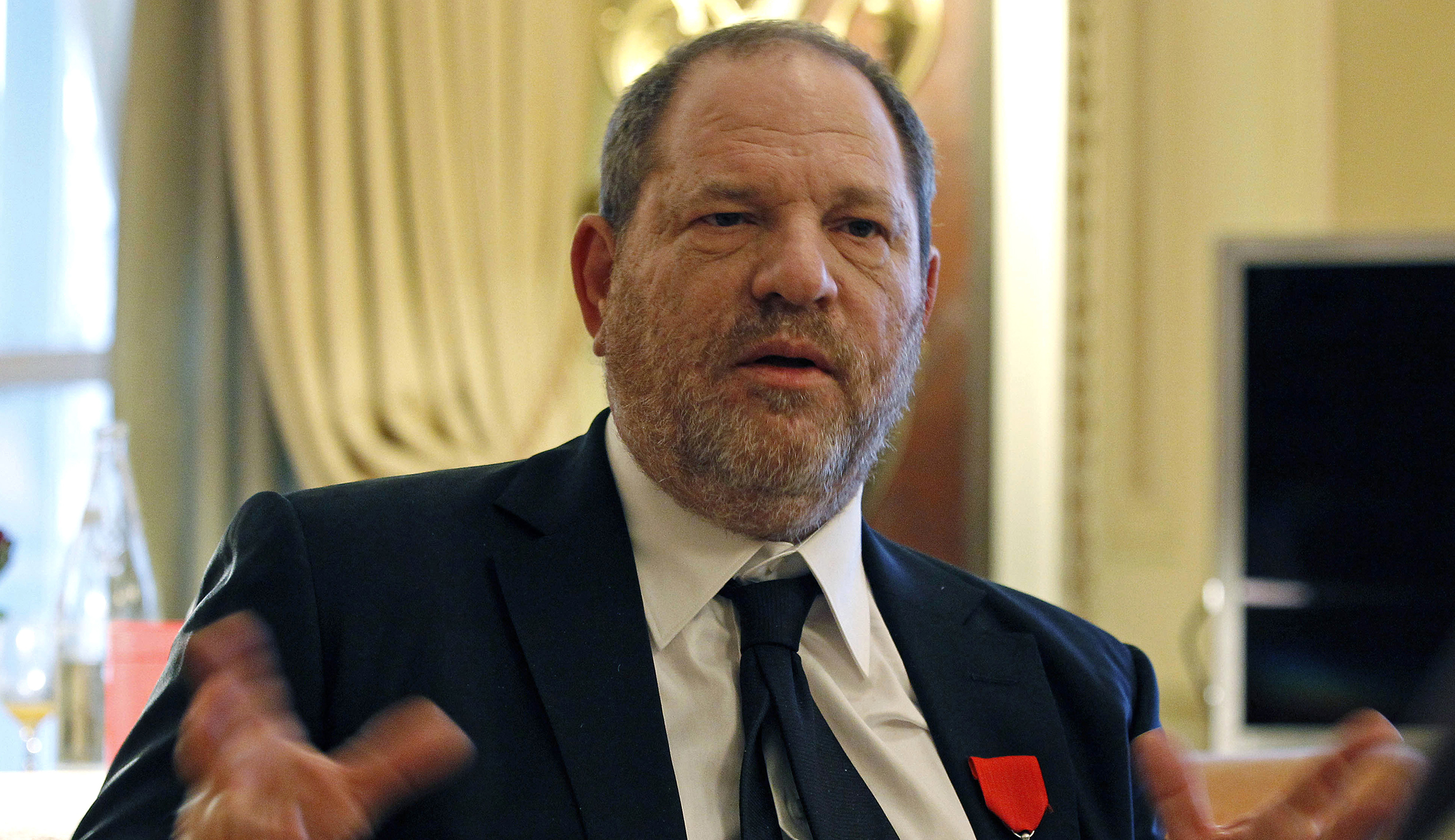 Clinton Foundation will keep donations from Harvey Weinstein