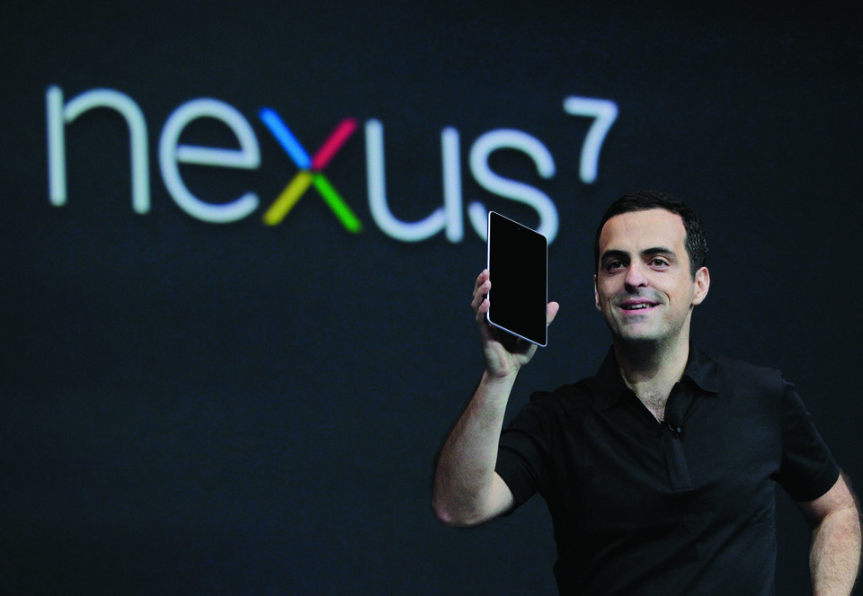 Google sells small tablet, challenges Kindle Fire