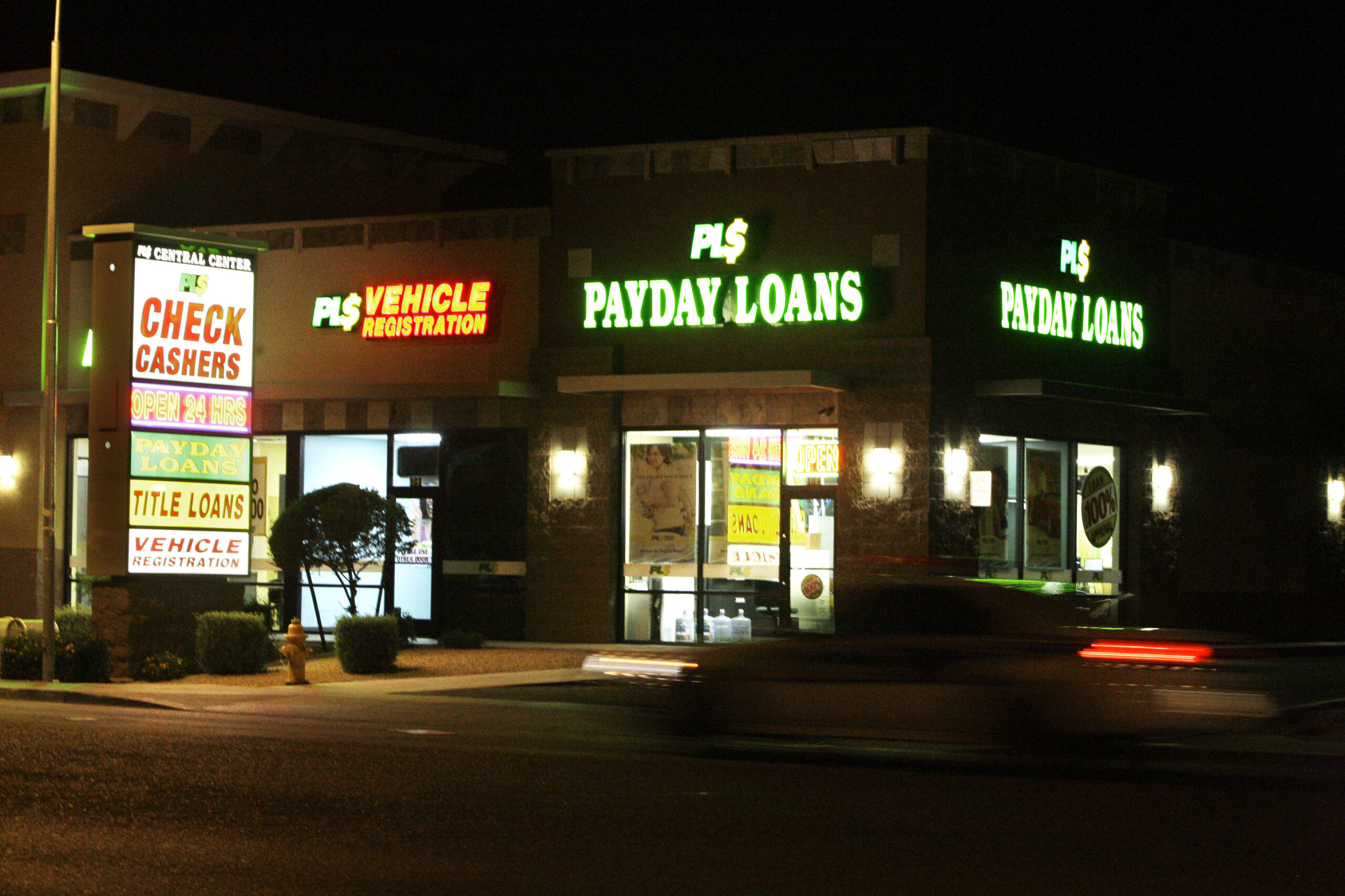 Lawmakers target military payday loans