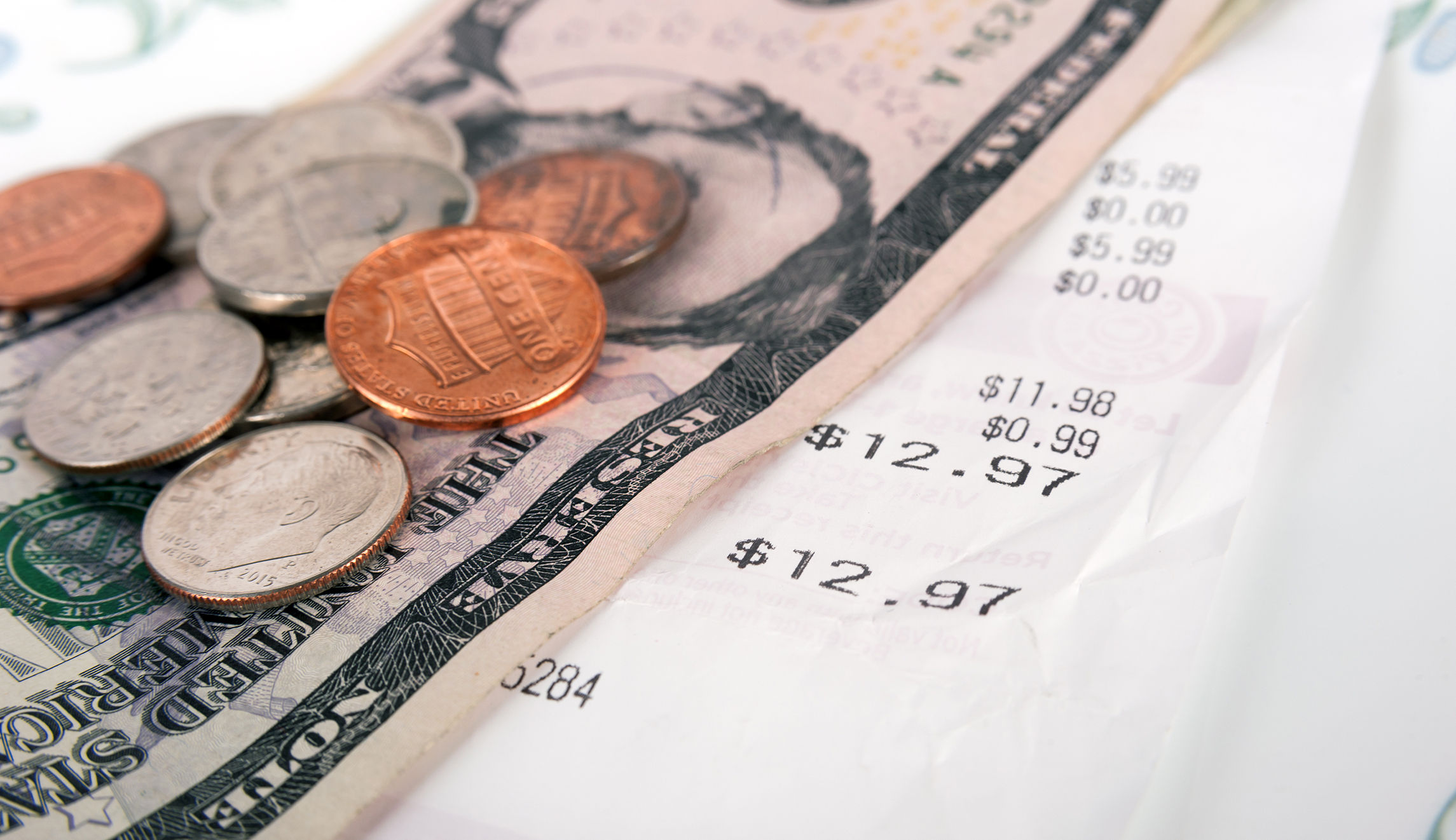 Democrats say White House violating rules on tipping