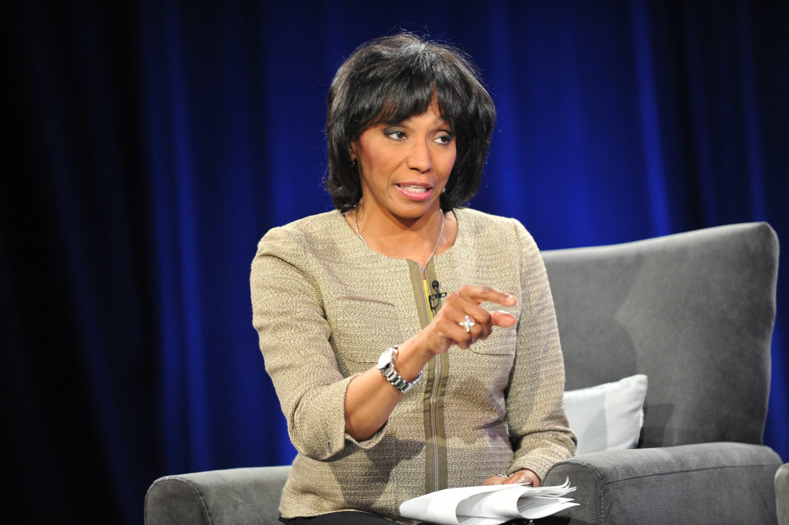 Do women journalists get to choose what topics they report?