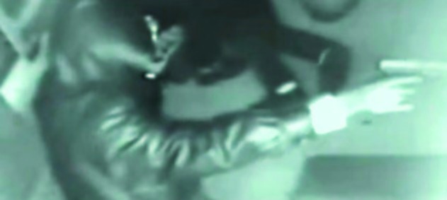 D.C. police search for two suspects in carryout robbery