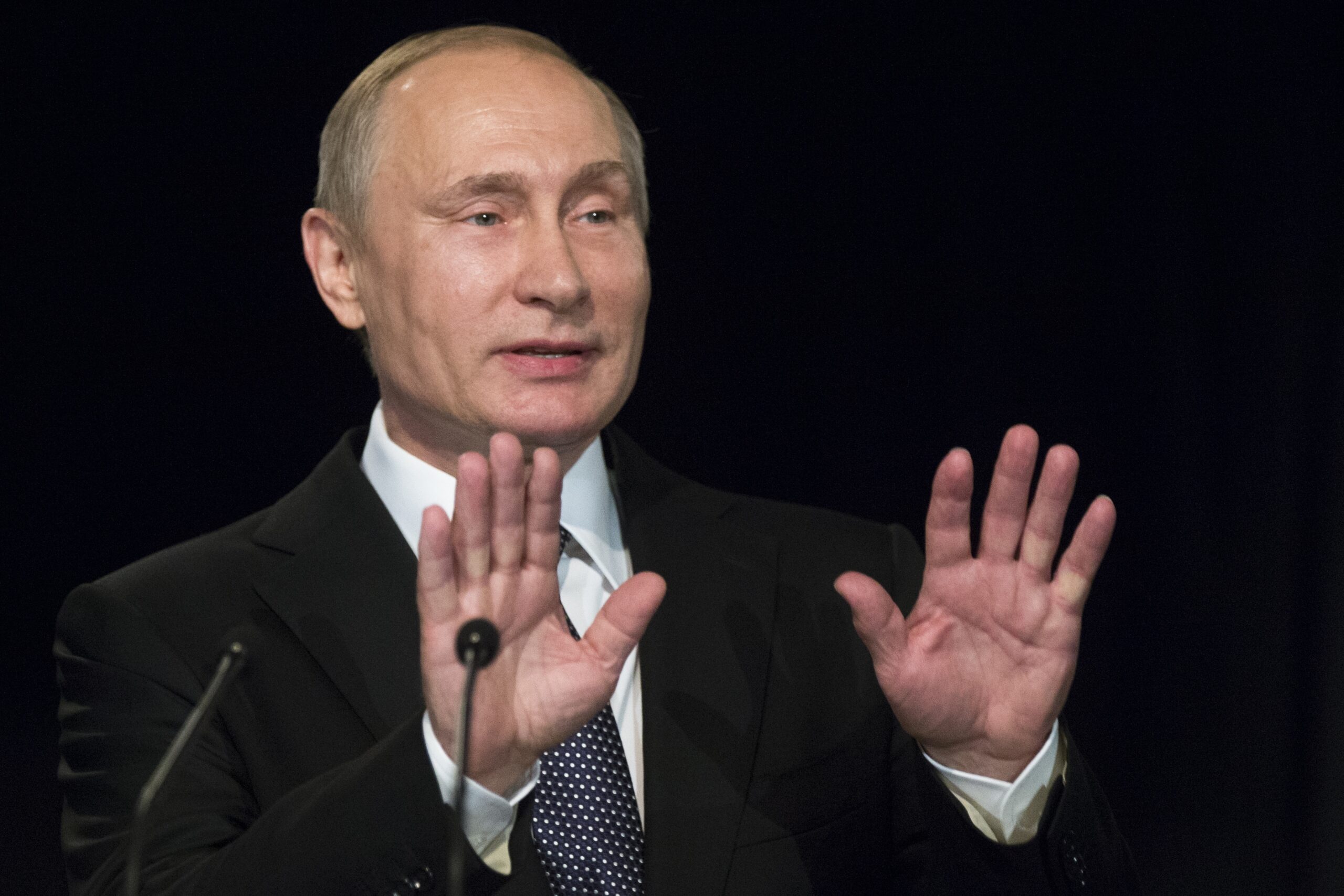 Putin uses July 4th to call for improved U.S.-Russian ties
