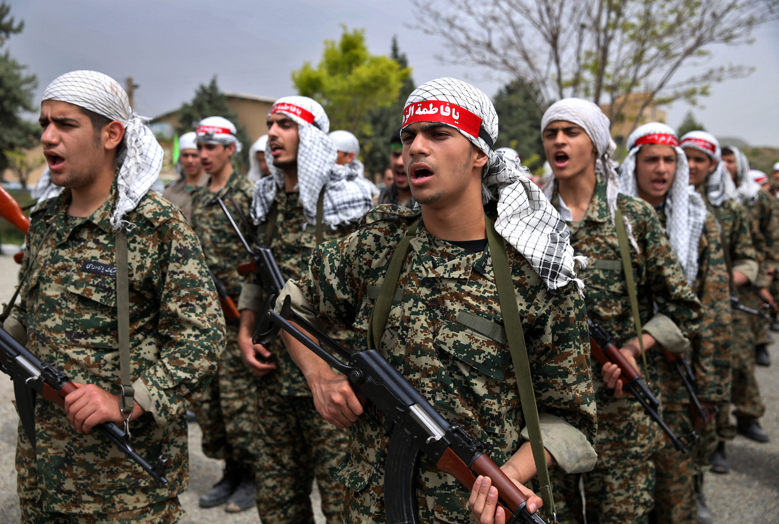 Iran sends 15,000 troops to support Assad in Syria
