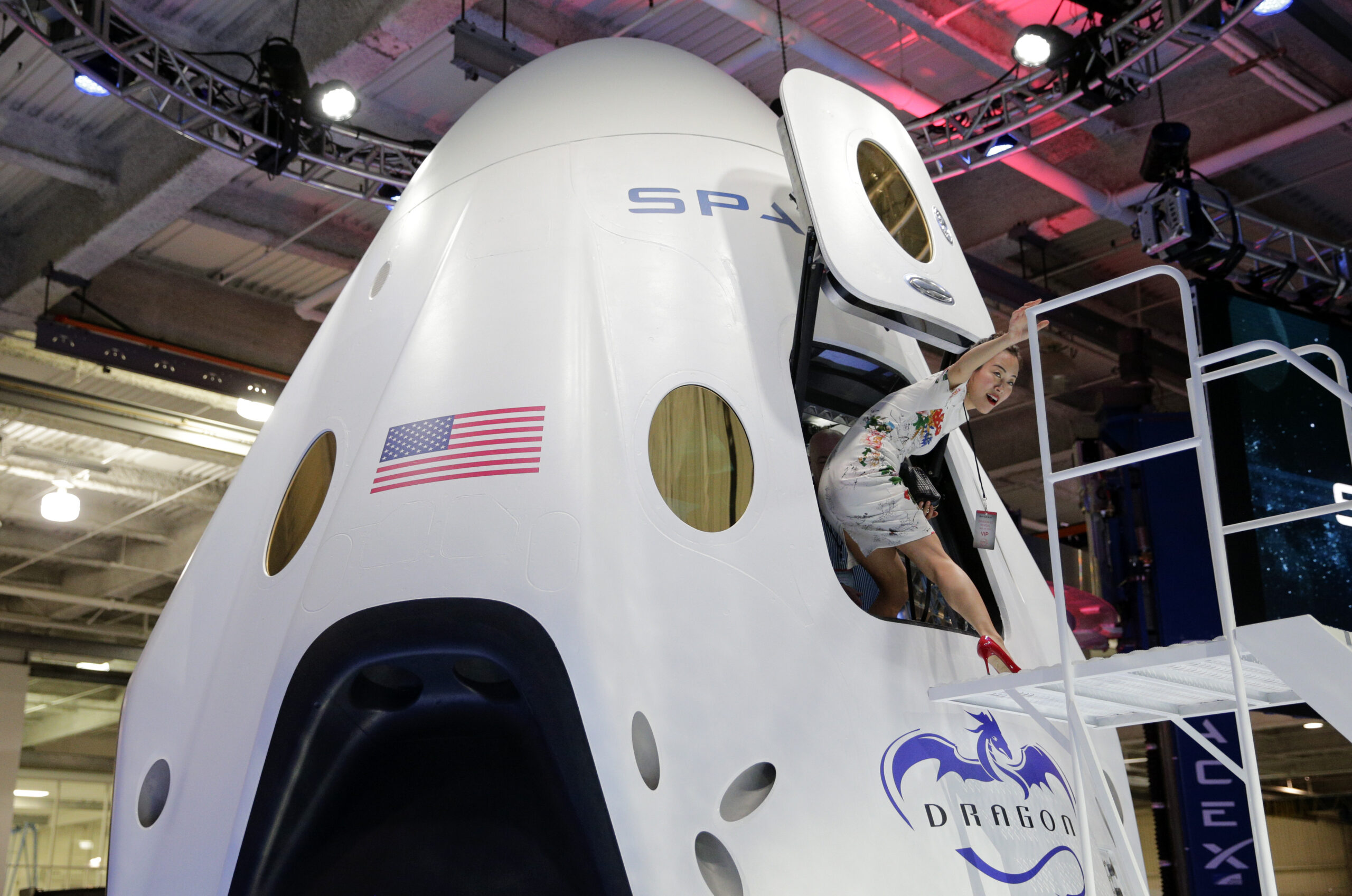 Elon Musk’s SpaceX wins $130 million Air Force contract