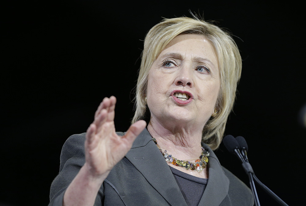 Clinton camp on Trump, Brexit: ‘Britain and the United States are different countries’