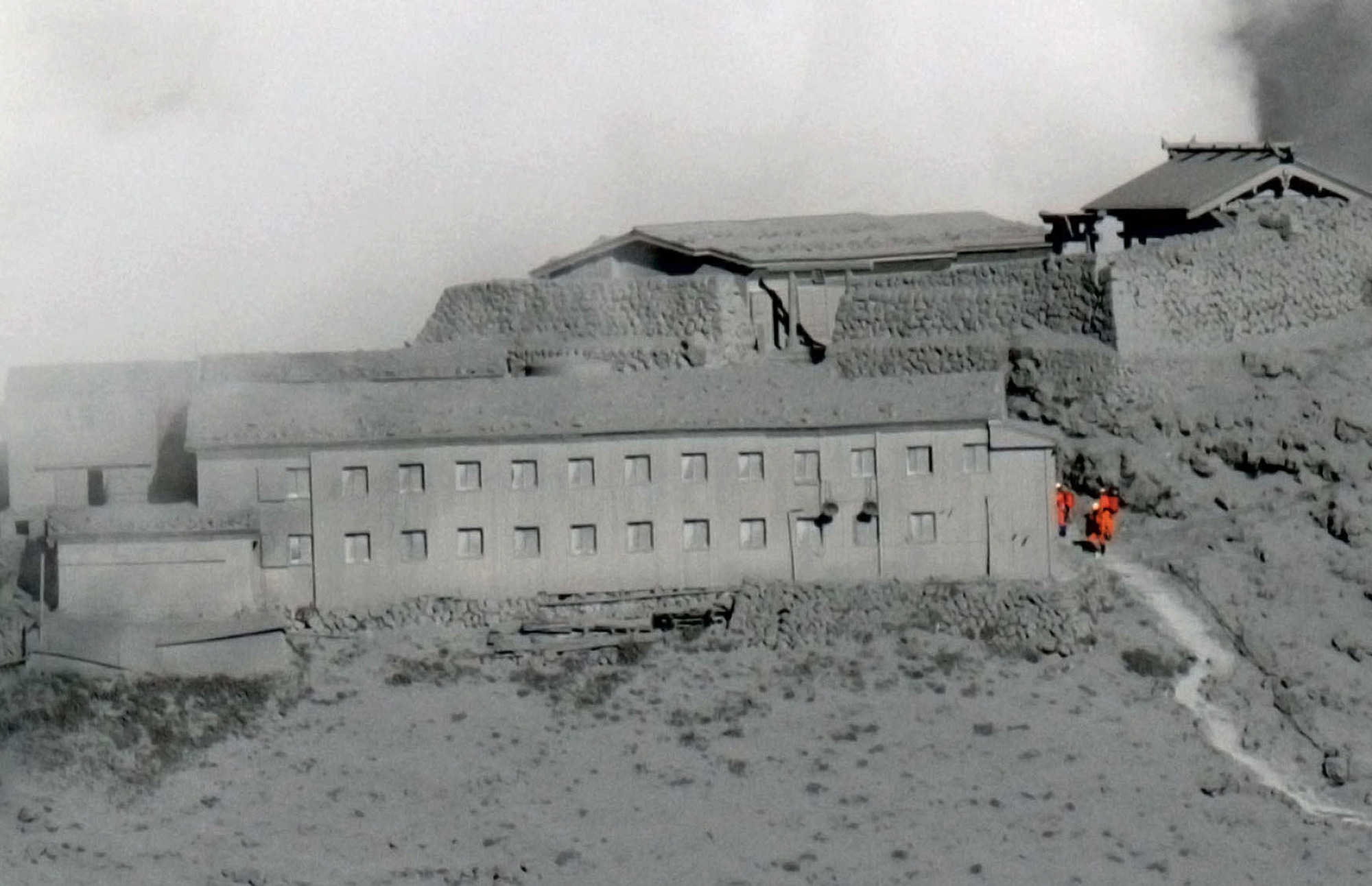 Japan police: Volcanic rocks killed most victims