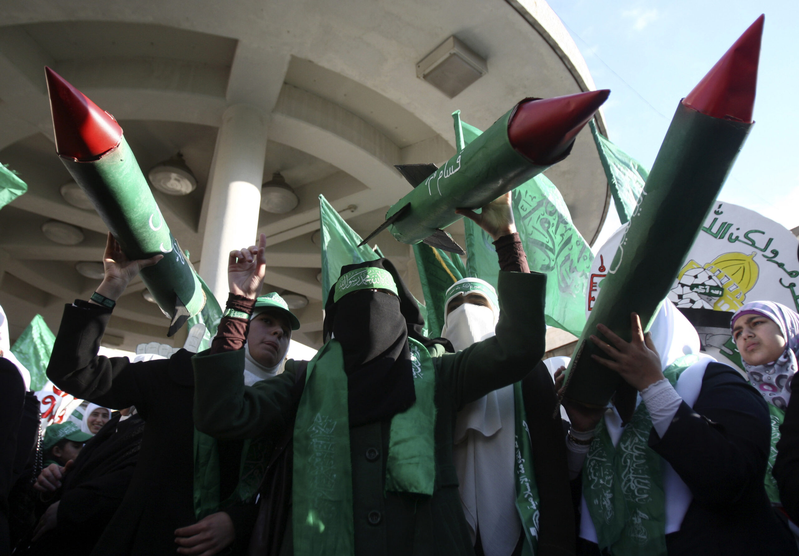 Hamas stages first West Bank march since 2007