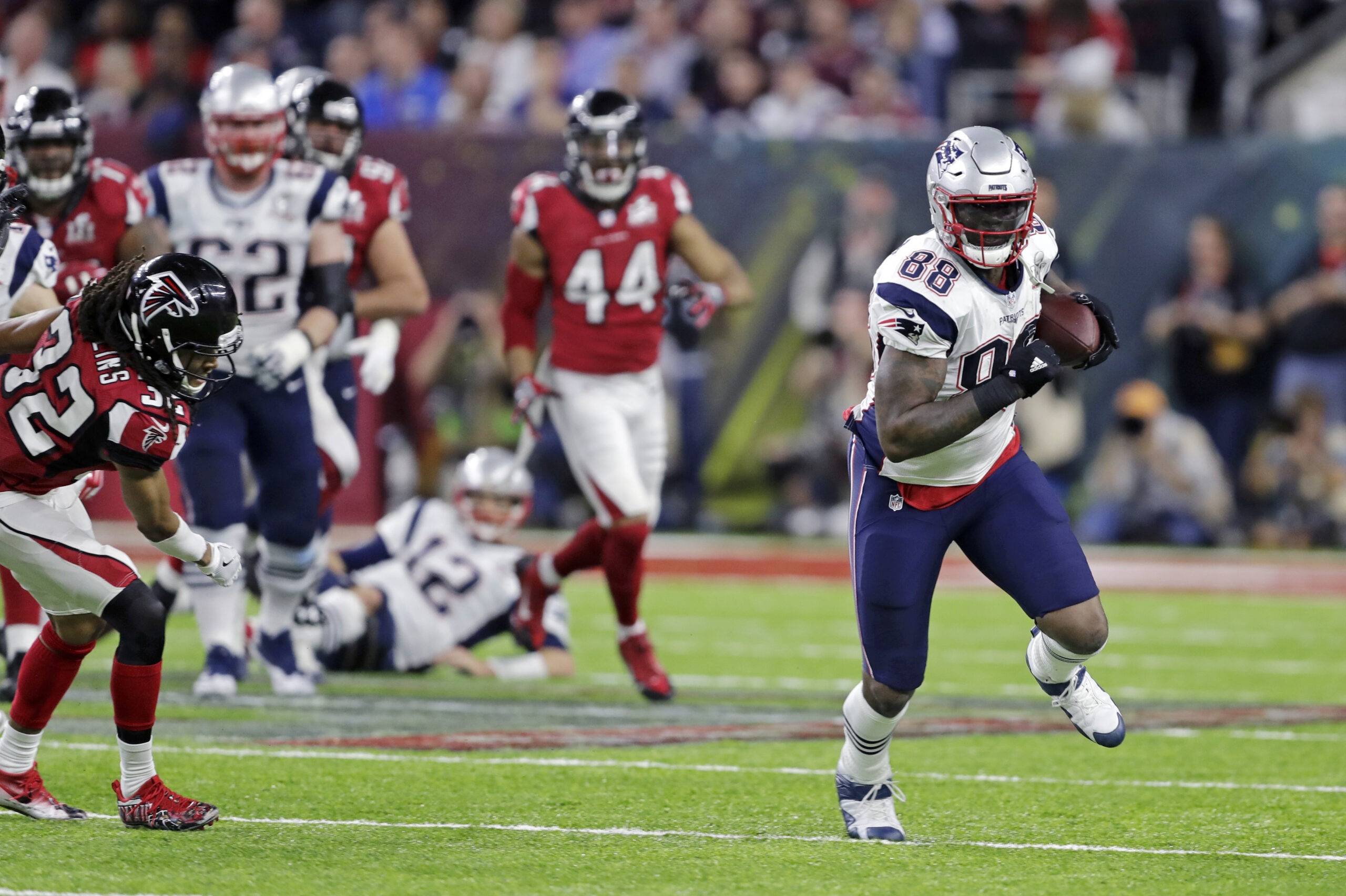 At least 6 New England Patriots to skip White House visit