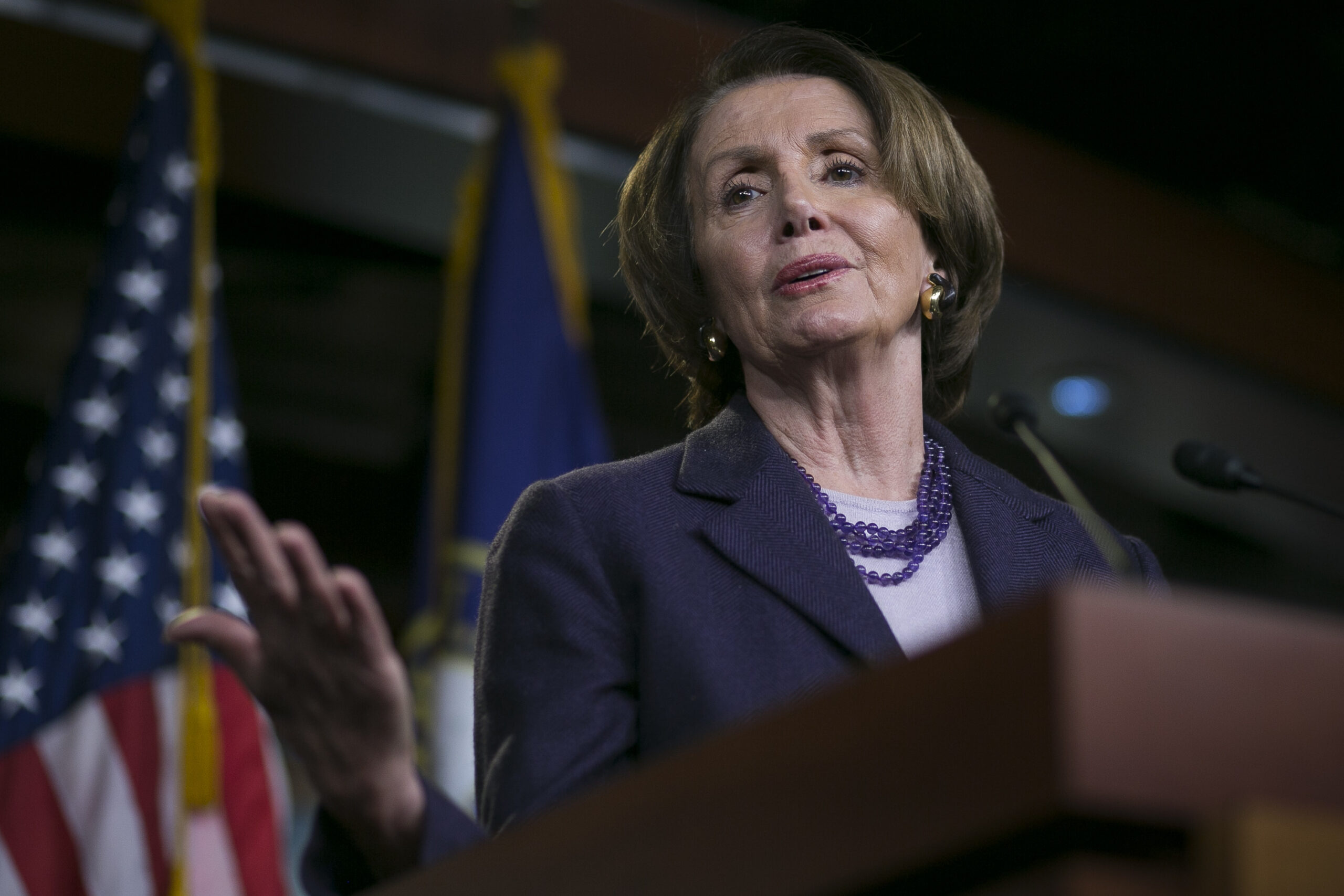 Pelosi: Democrats will compromise to avoid shutdown