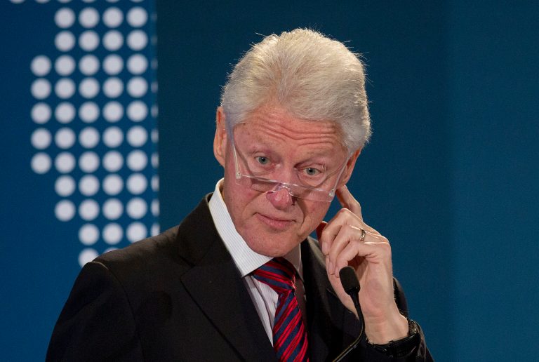 Politico's chief White House reporter apologized to Bill Clinton and his staff after asking the former president 