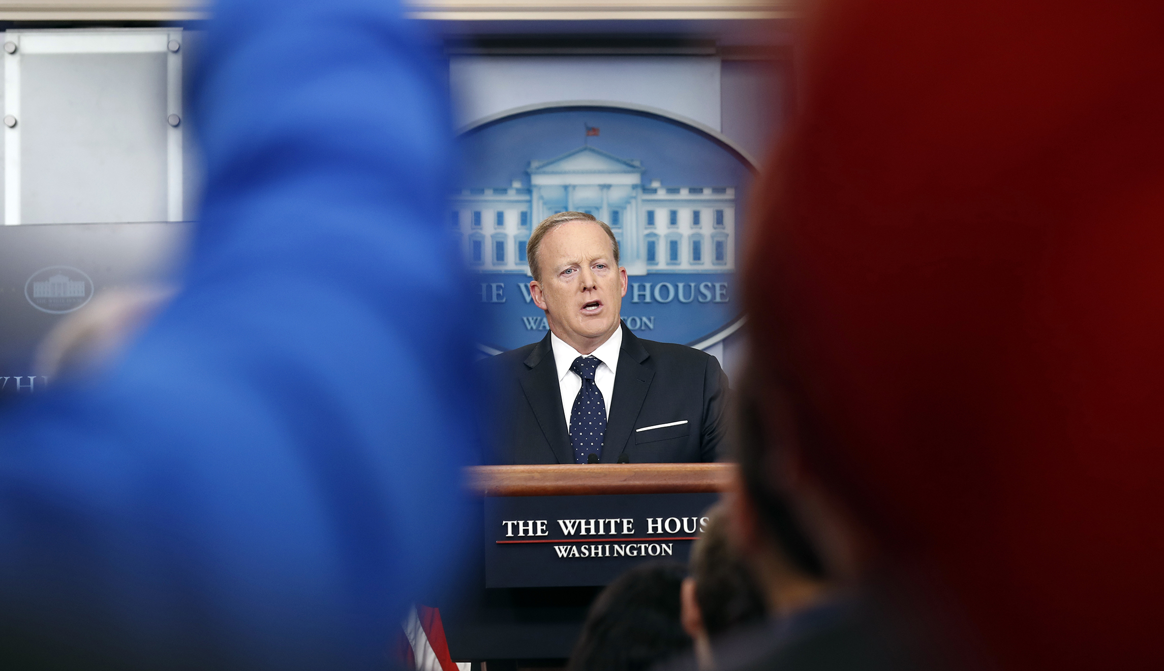 All the things Sean Spicer hasn’t asked Trump about