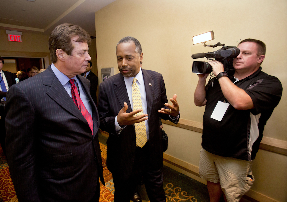 Trump names Manafort campaign chairman