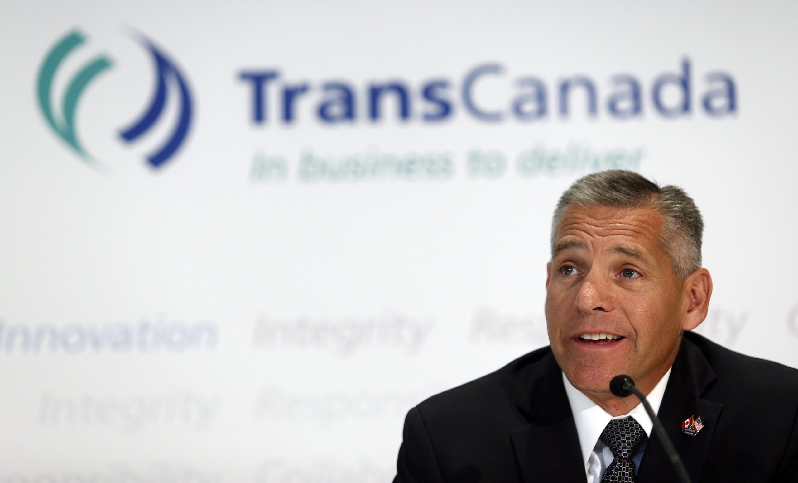 Enbridge beats TransCanada on Keystone XL pipeline delay