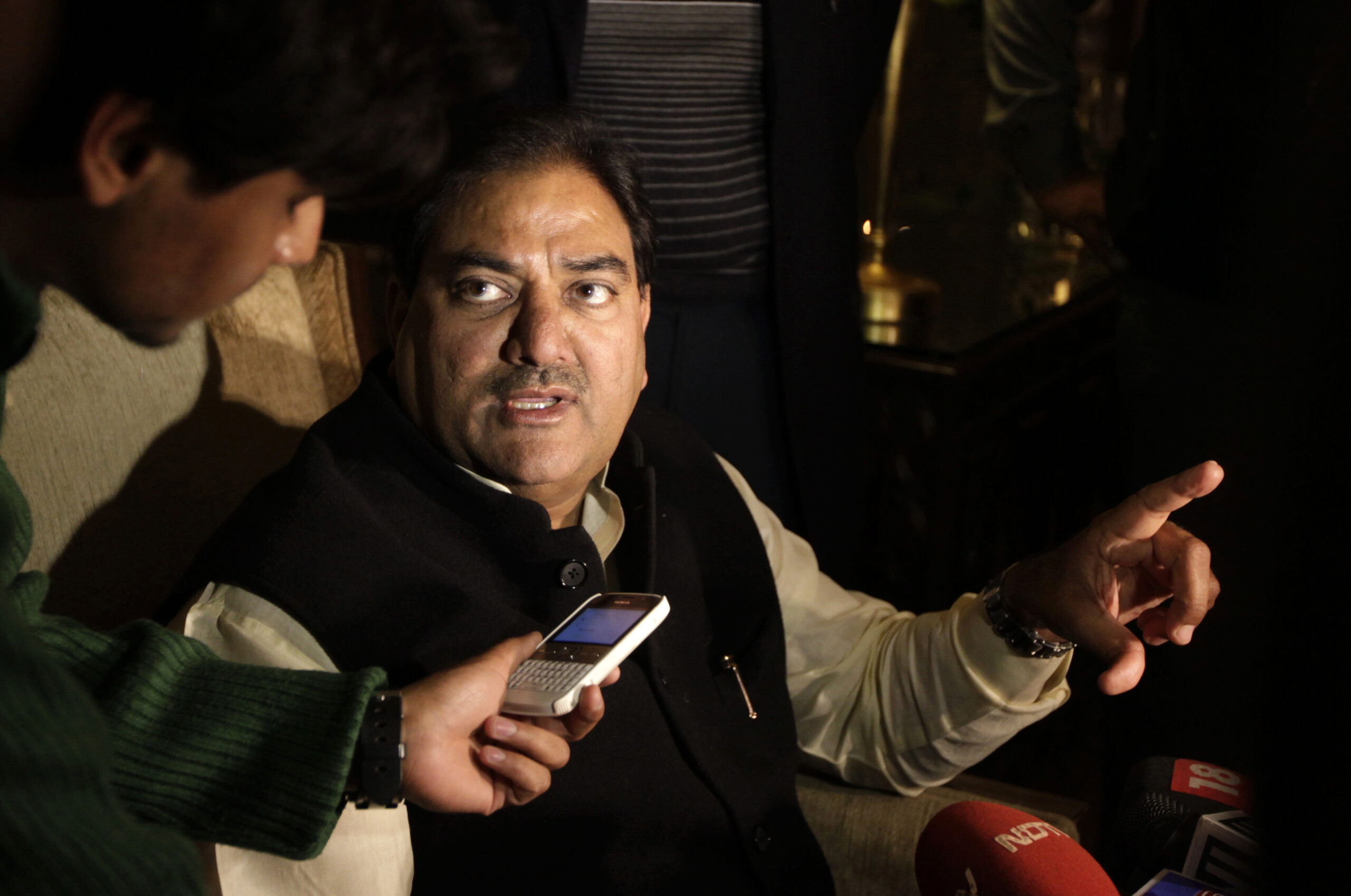 IOA defies IOC, goes ahead with elections
