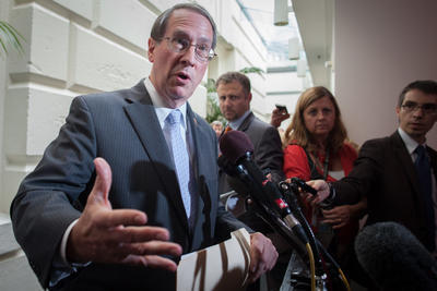 House Republican immigration plan would provide legal status to kids