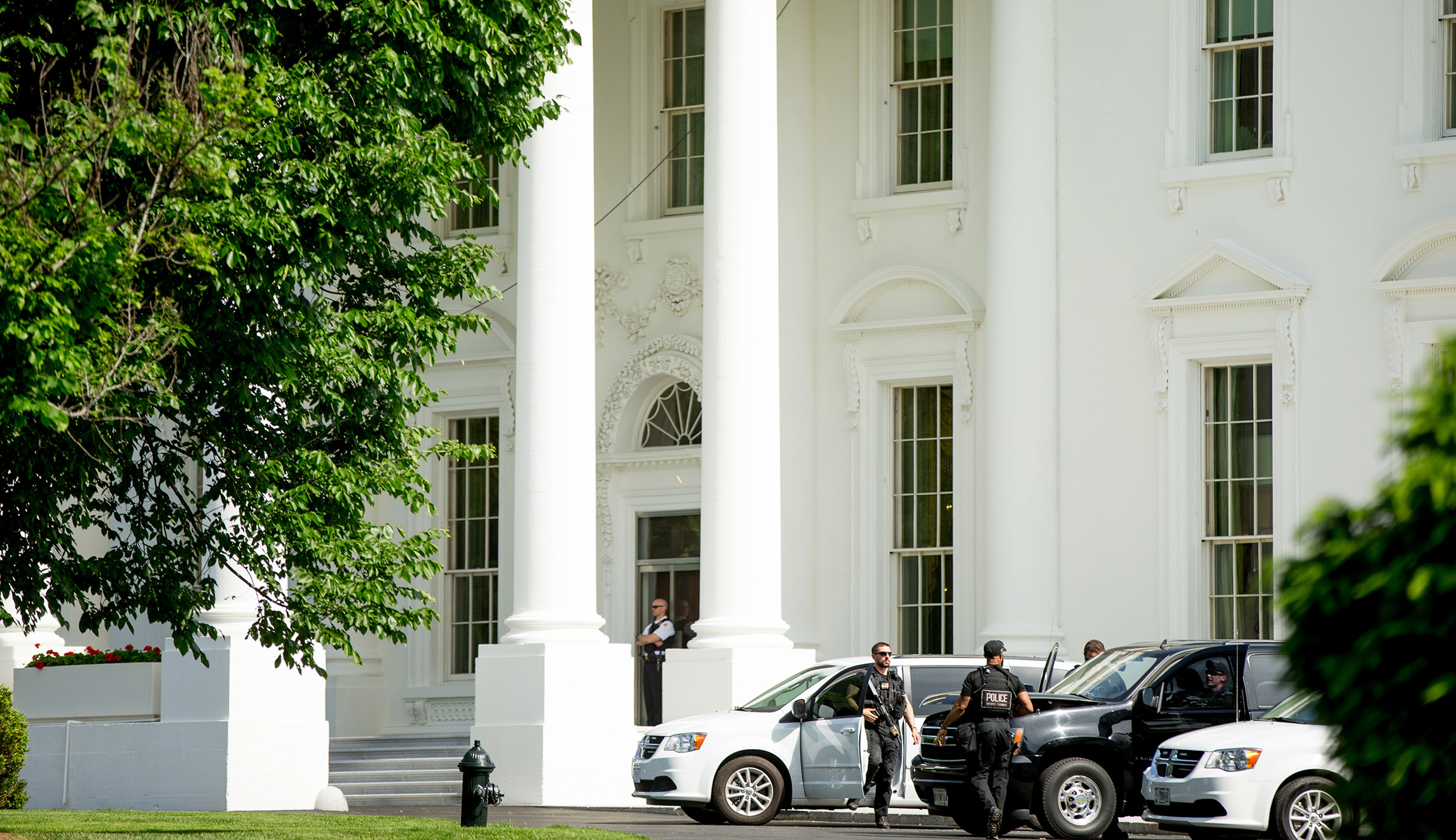 White House placed on lockdown