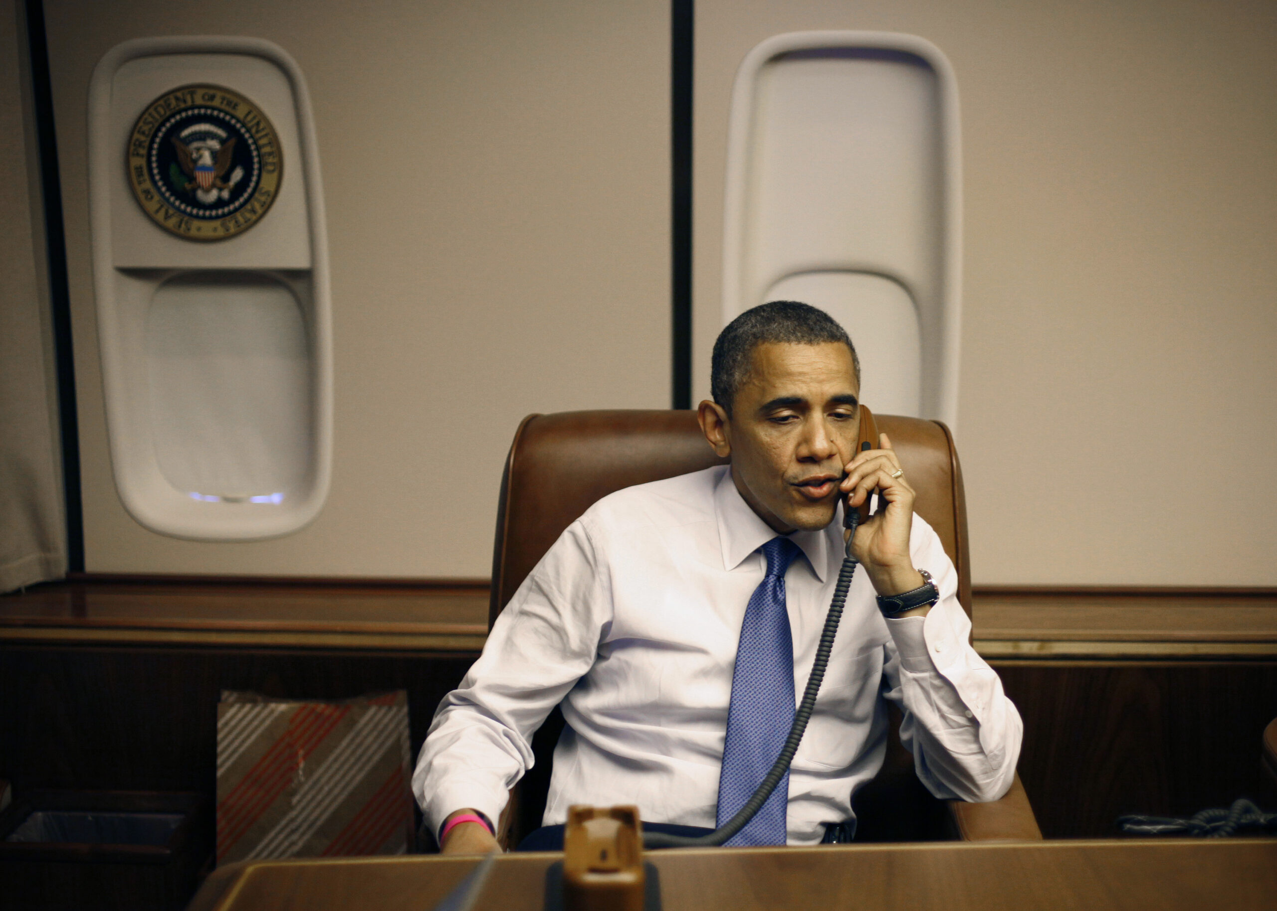 Obama calls families of shooting victims en route to Dallas