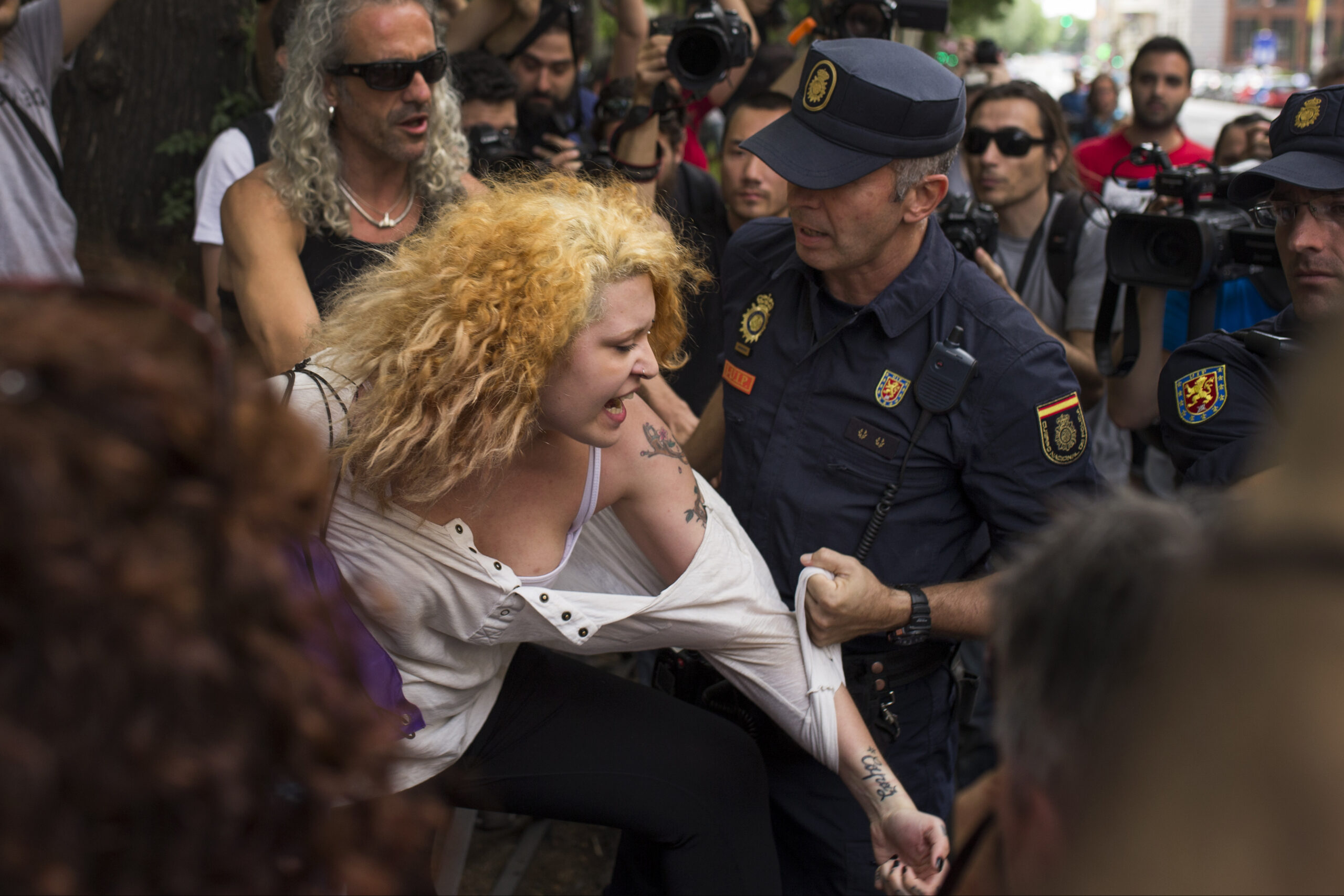 Spain’s Parliament backs king’s abdication