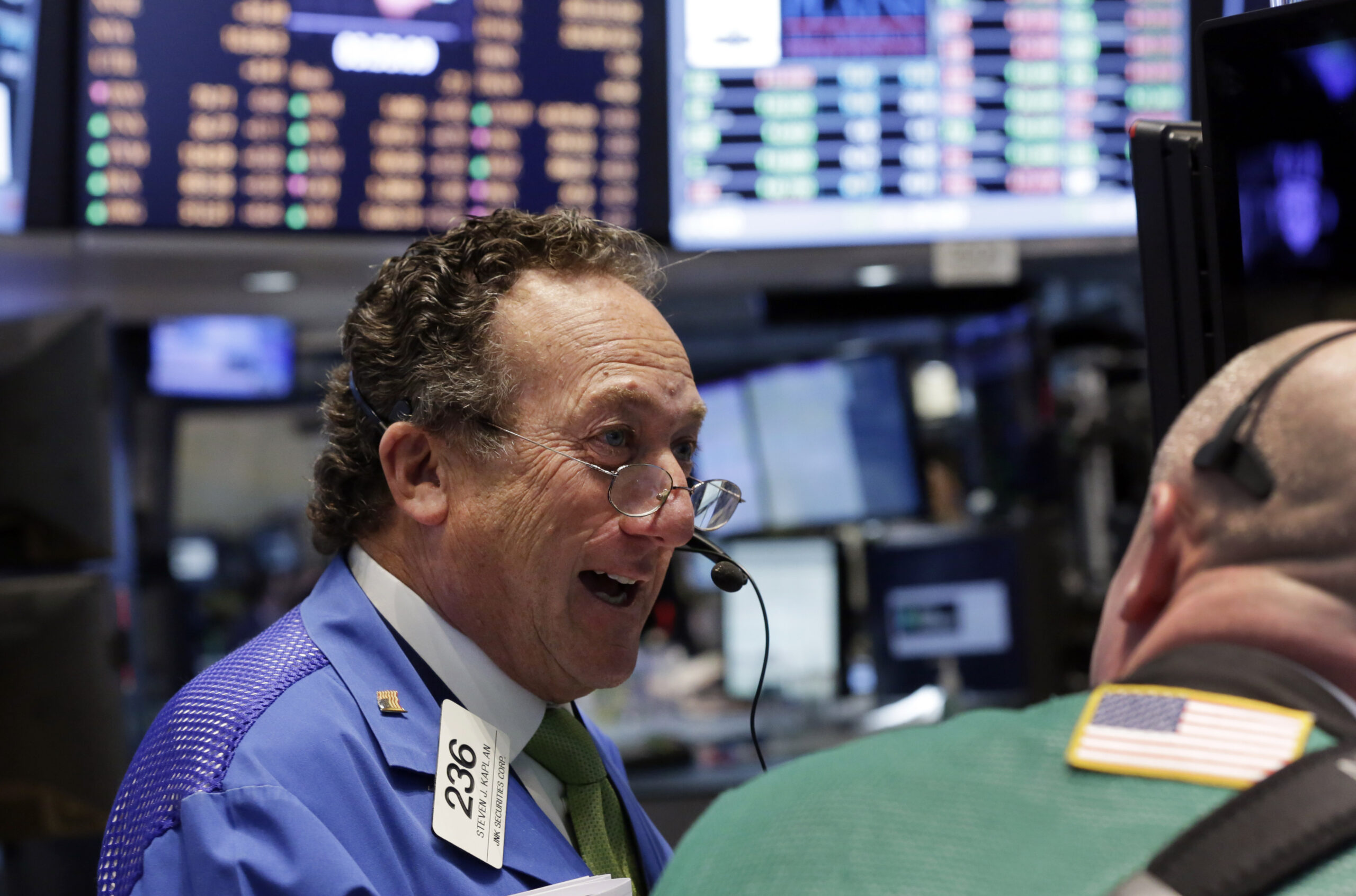 Stocks edge higher as US service sector improves