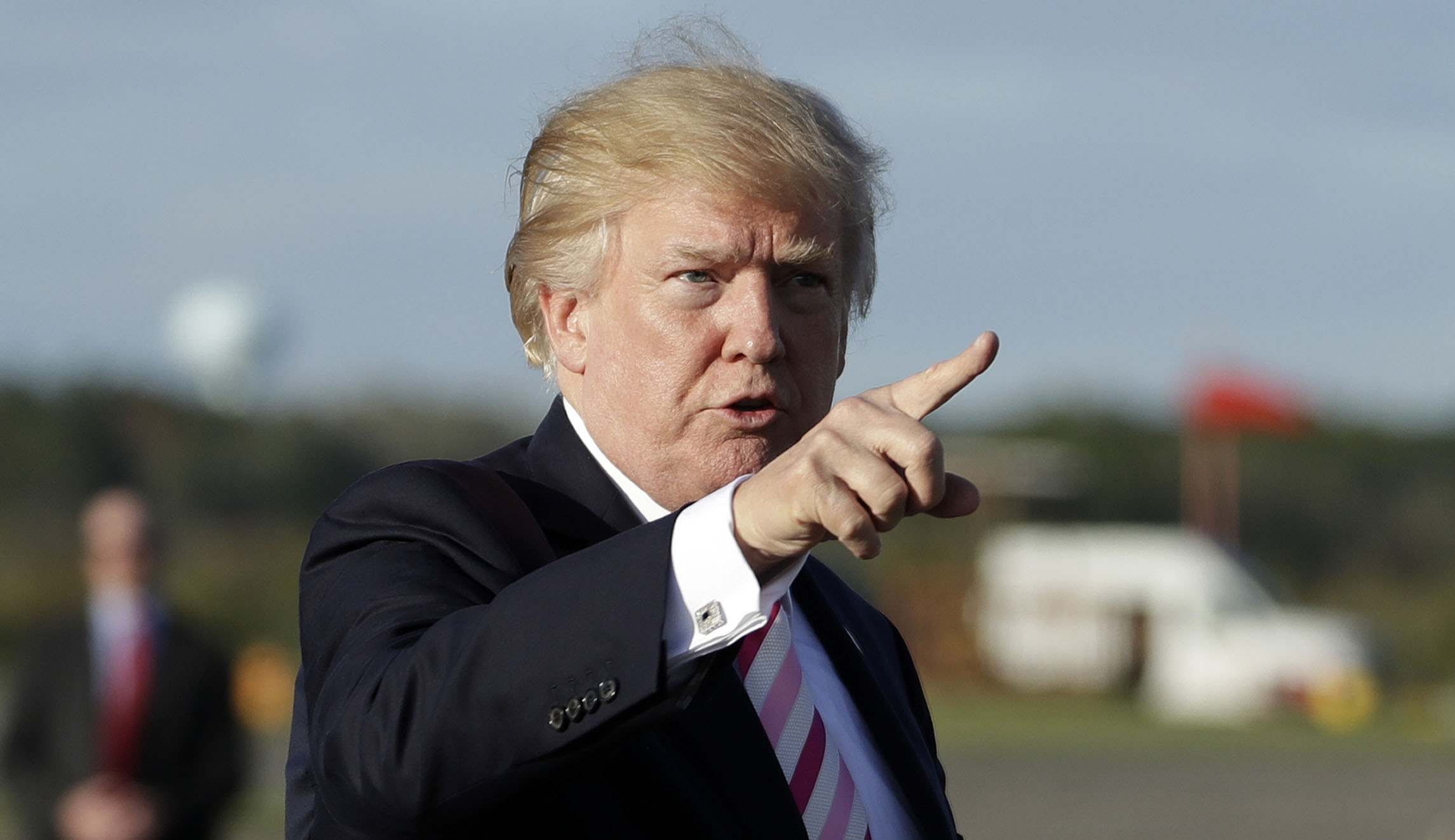 Trump tells Alabama crowd: Ask Jeff Sessions about locking Hillary Clinton up