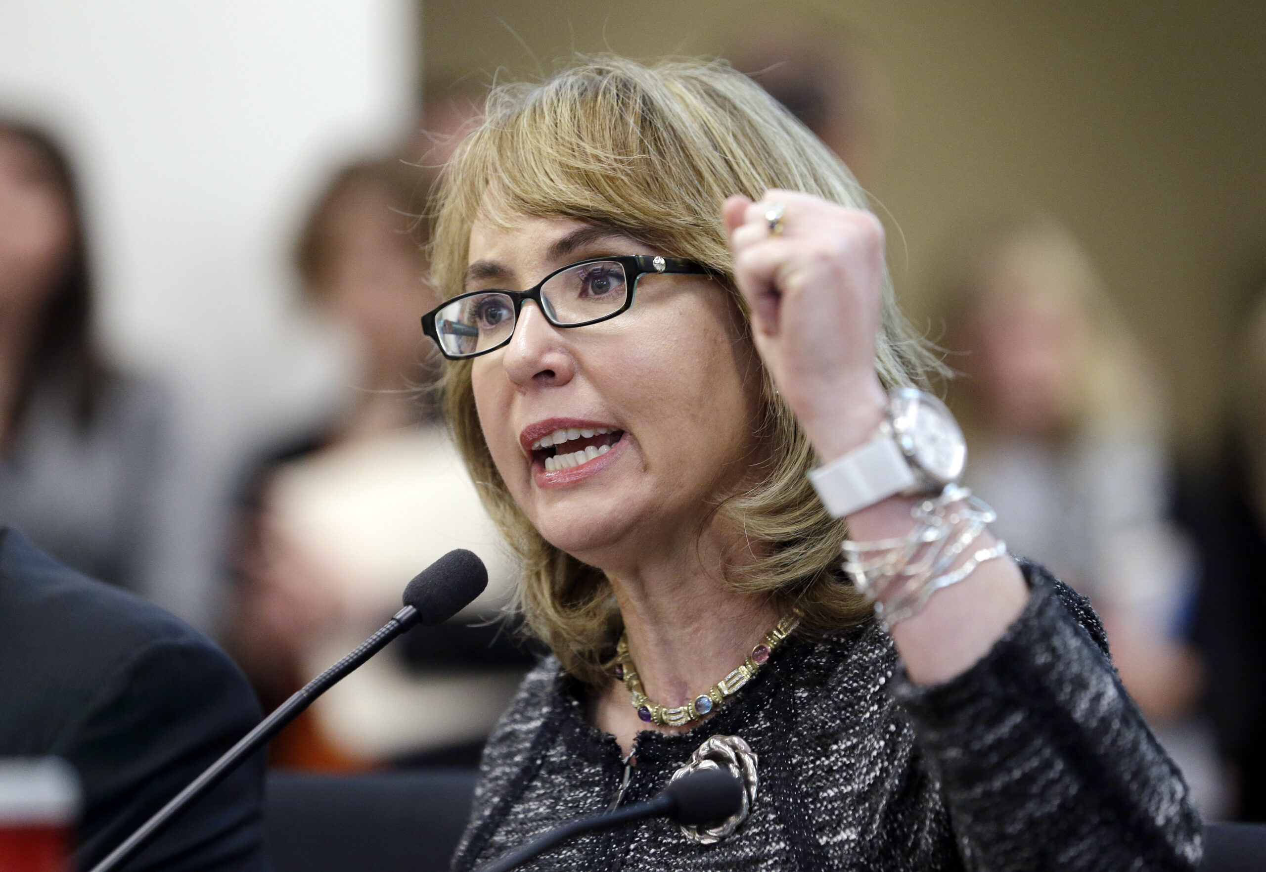 Giffords testifies on Wash. gun initiative