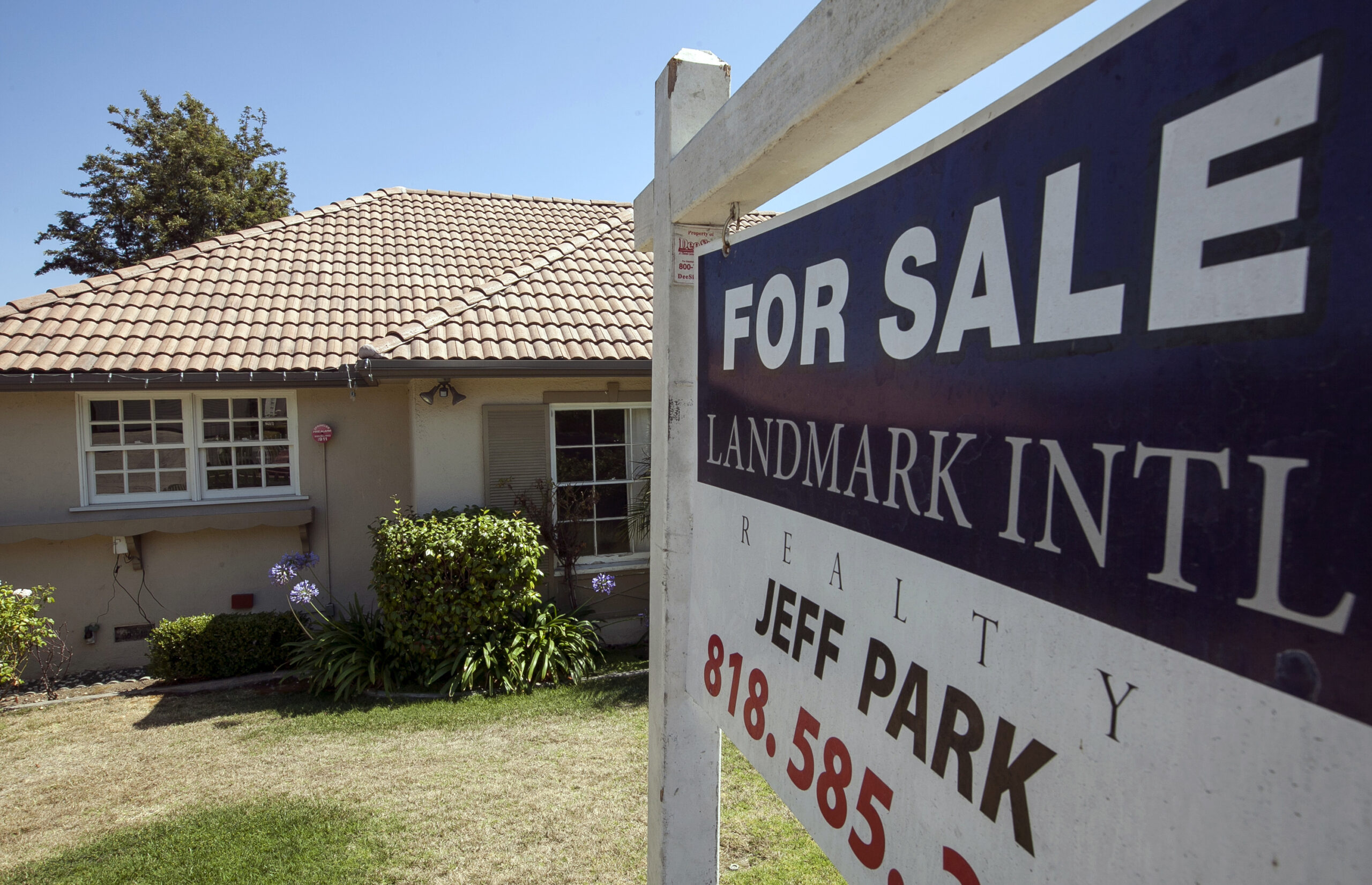 Average US rate on 30-year mortgage at 4.58 pct.