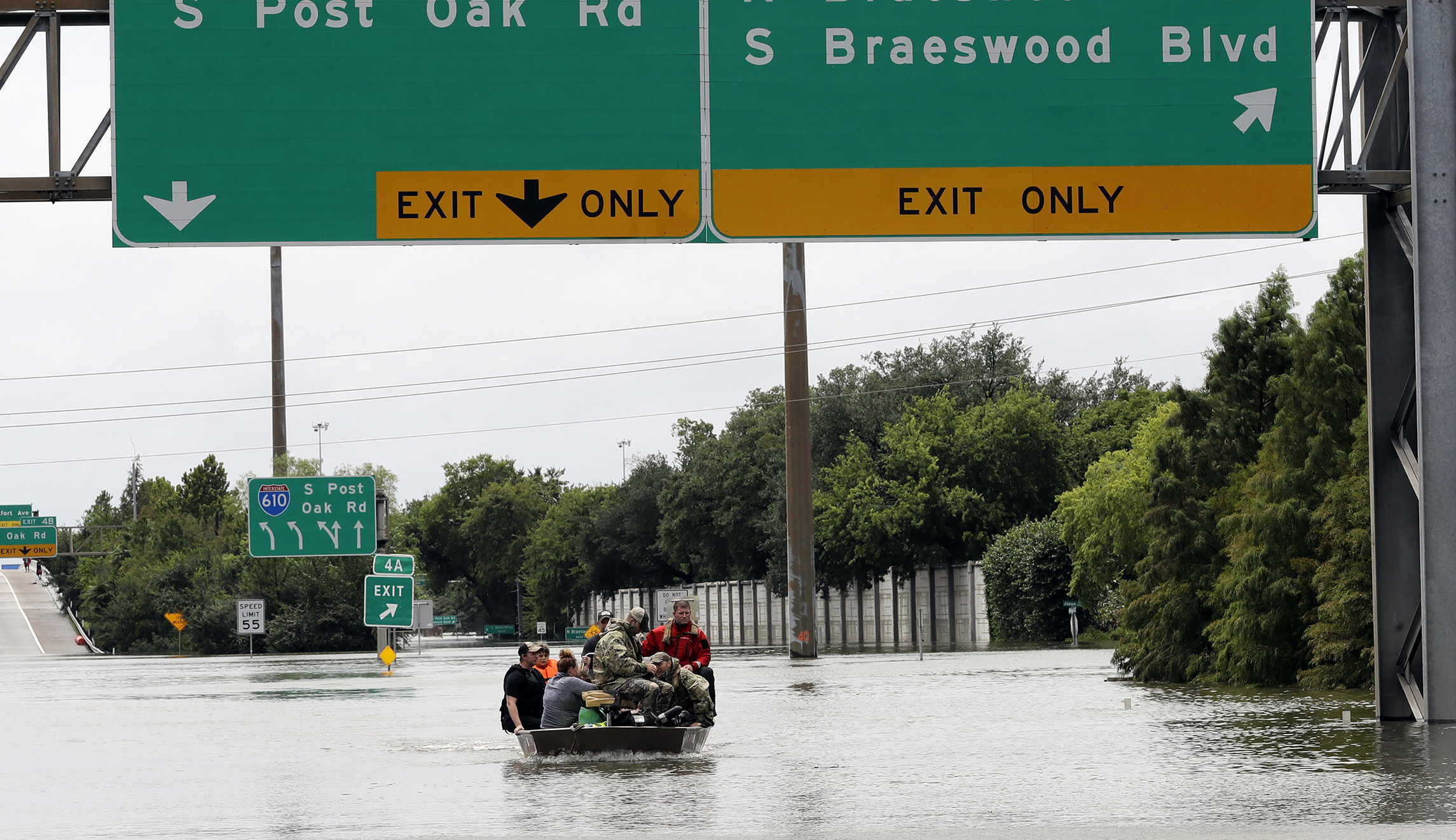 Trump stresses support for Texas and Lousiana as Harvey roars