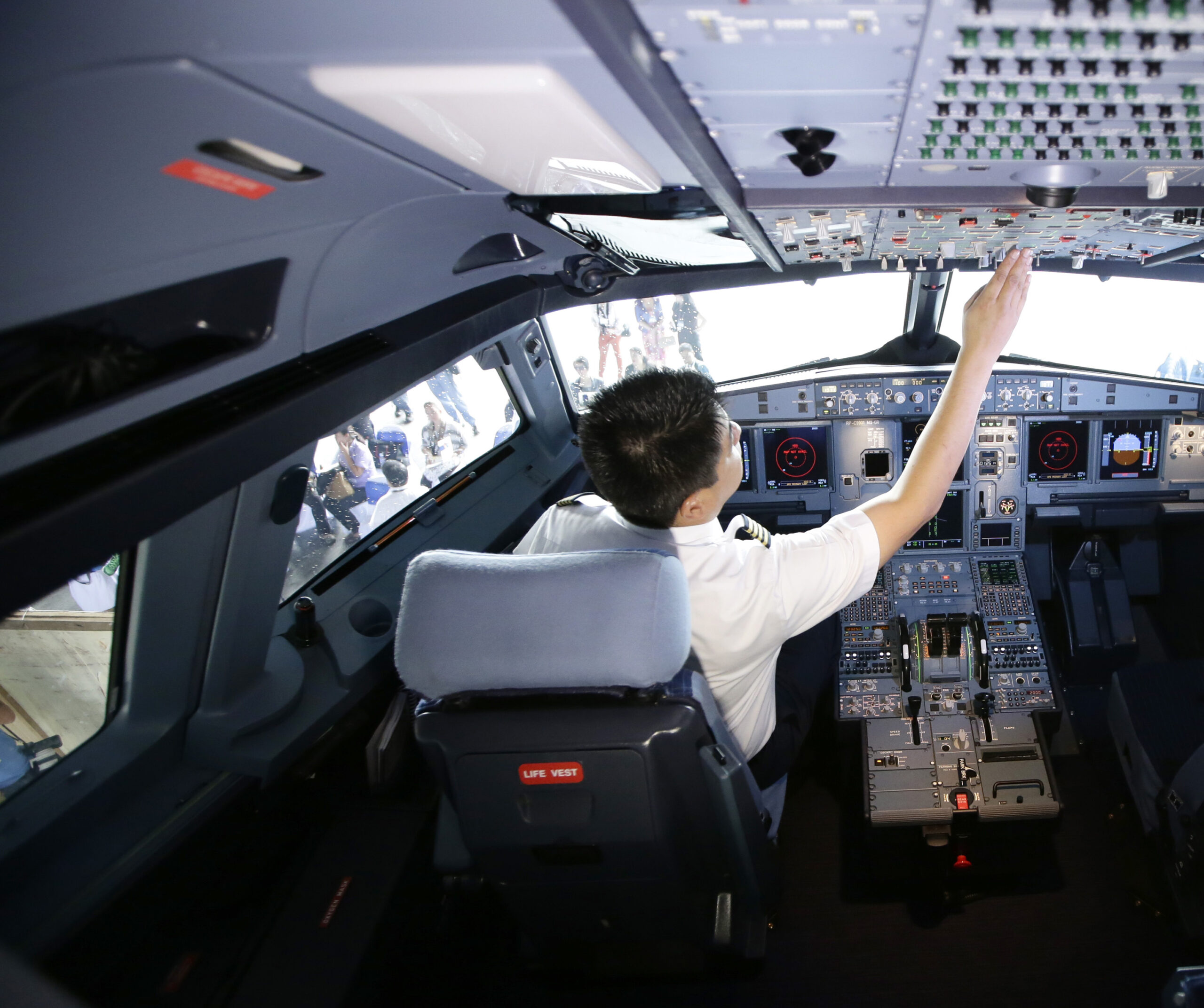 Crashes prompt mental health review of pilots