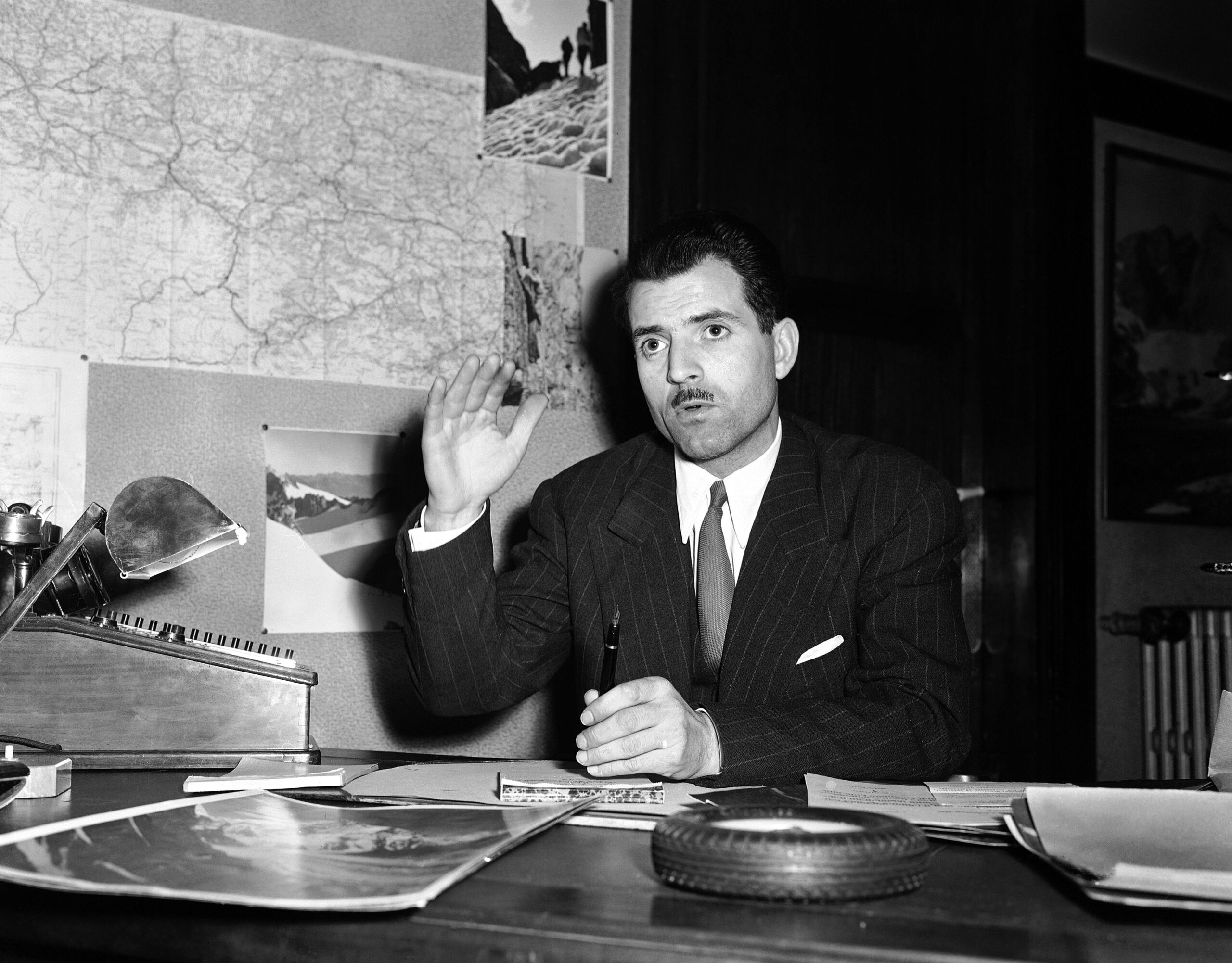 Famed French mountaineer Maurice Herzog dies at 93