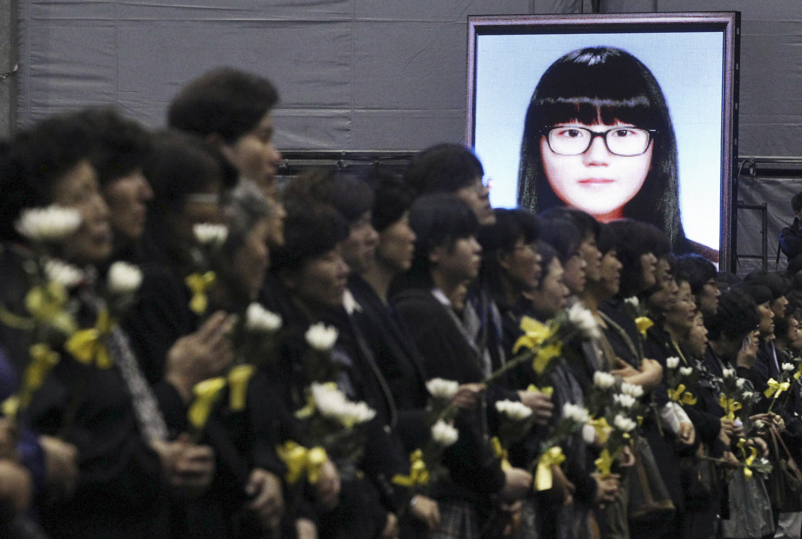 SKorean president apologizes for ferry response