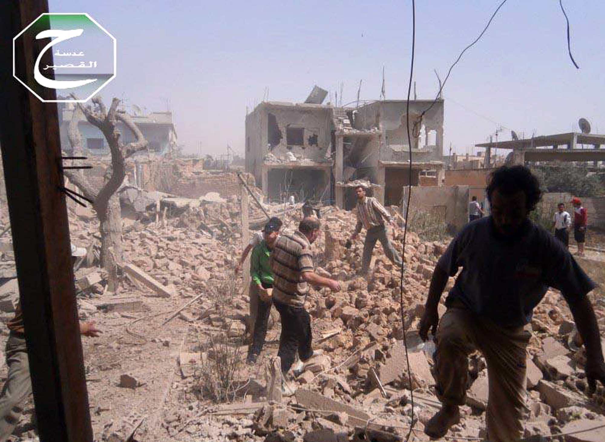 Syrian troops push into strategic rebel-held town