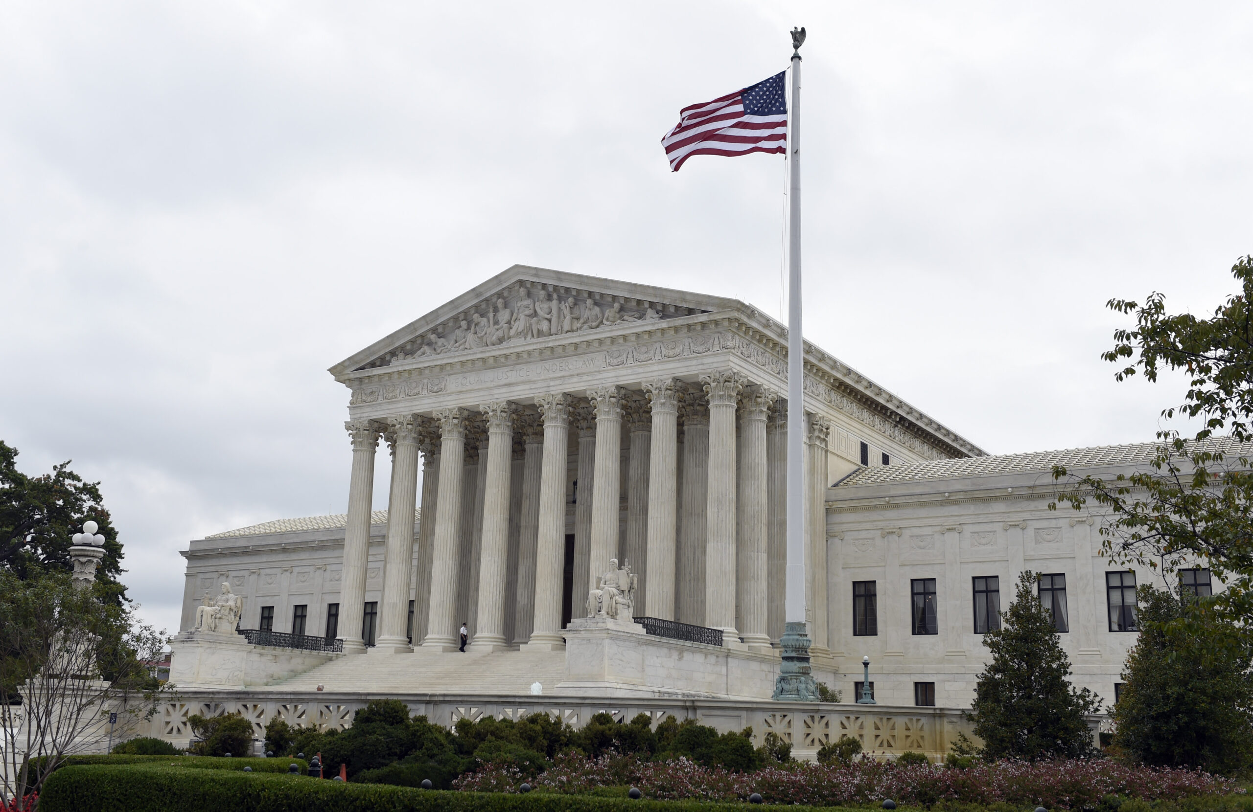 Obamacare supporters rally ahead of Supreme Court arguments