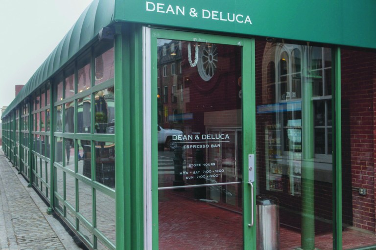Graeme Jennings/Examiner
Dean & DeLuca gourmet grocer in Georgetown closed Wednesday after inspectors found an infestation of live birds and roaches and mice and rats droppings.