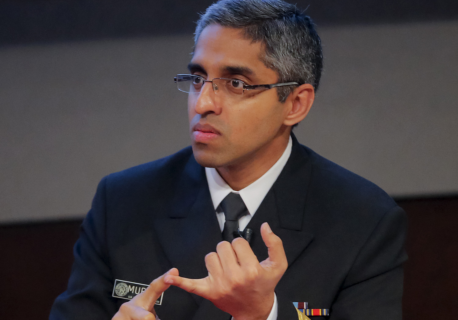 Surgeon general issues dire warning on e-cigs