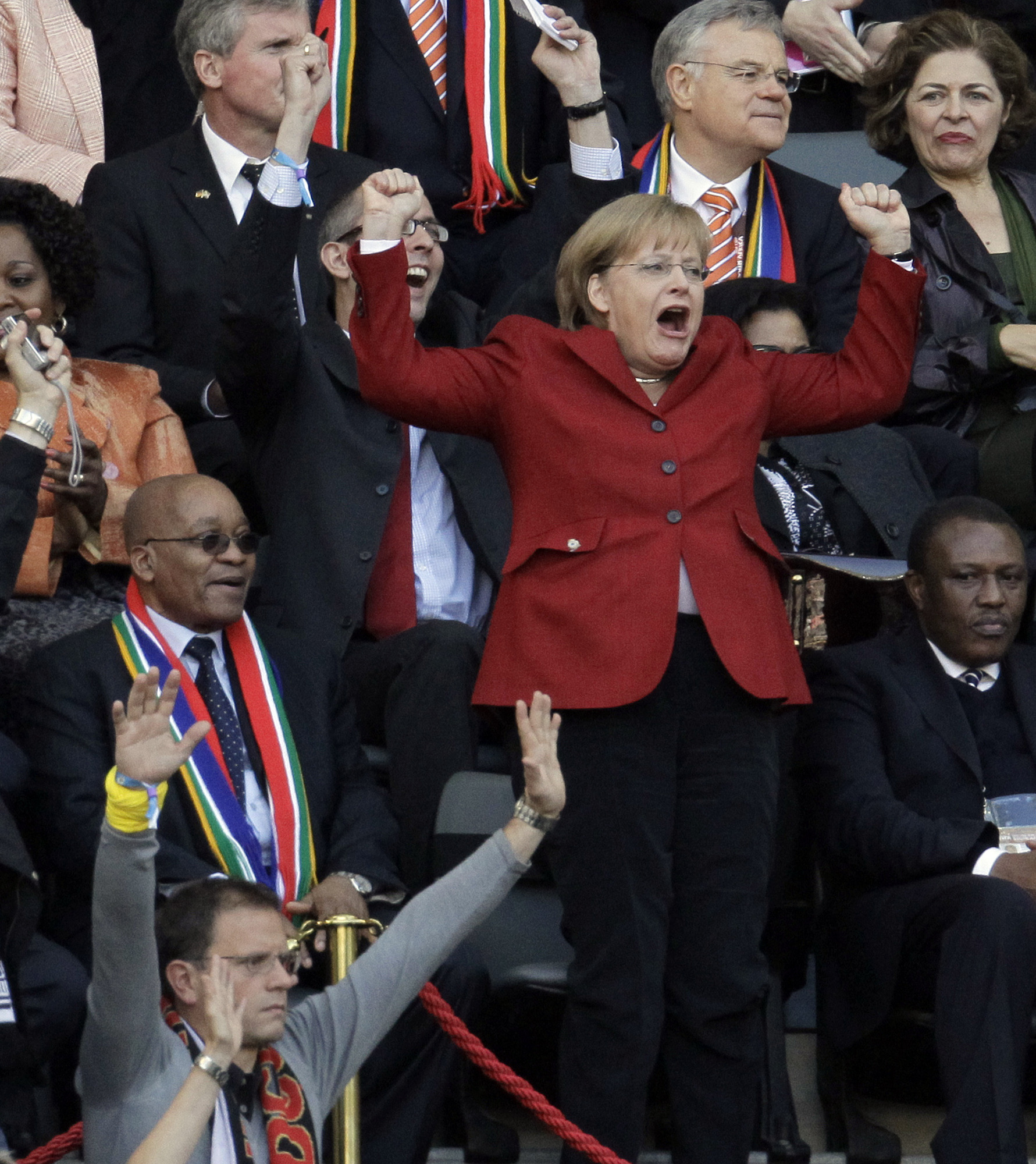 Merkel to make year’s 2nd World Cup trip for final