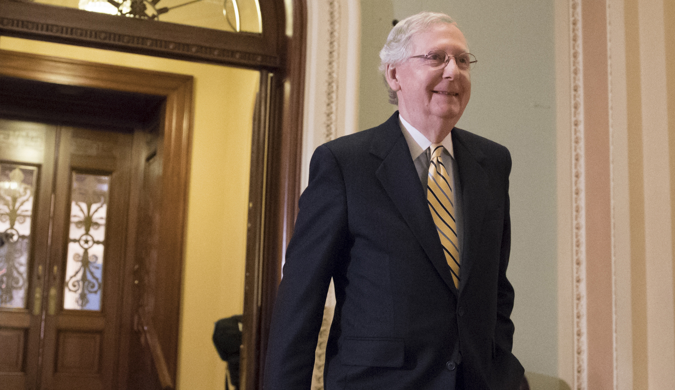 Senate votes to move forward on Obamacare repeal